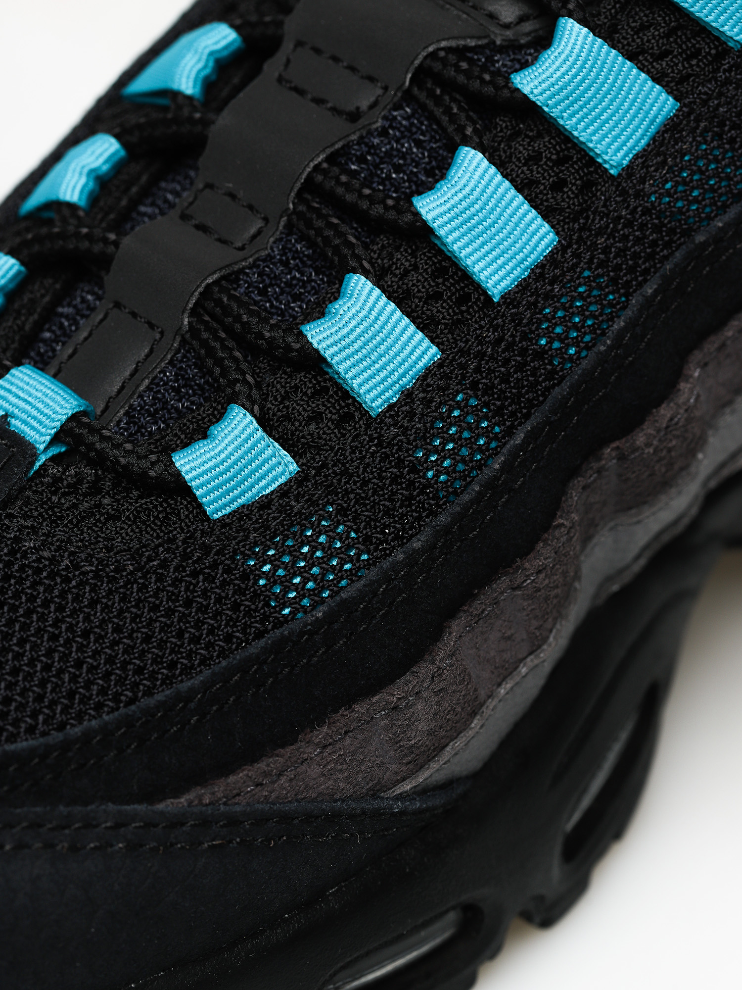 Pantofi Nike Air Max 95 Lv8 (black/court purple teal nebula)