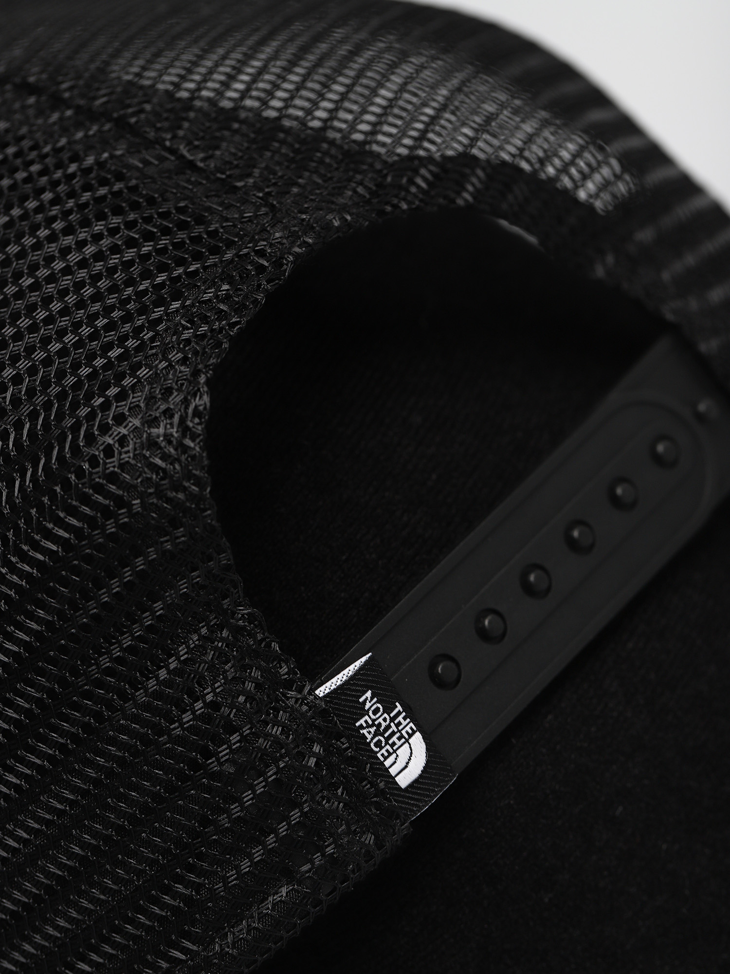 Șapcă The North Face TNF Logo Trucker ZD (tnf black/tnf white)