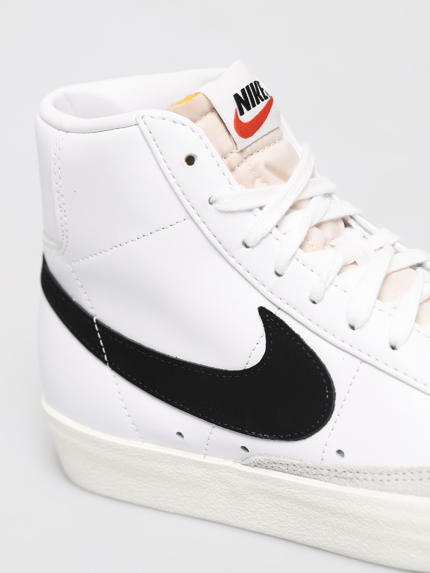 Nike Pantofi Blazer Mid 77 Vintage (white/black)