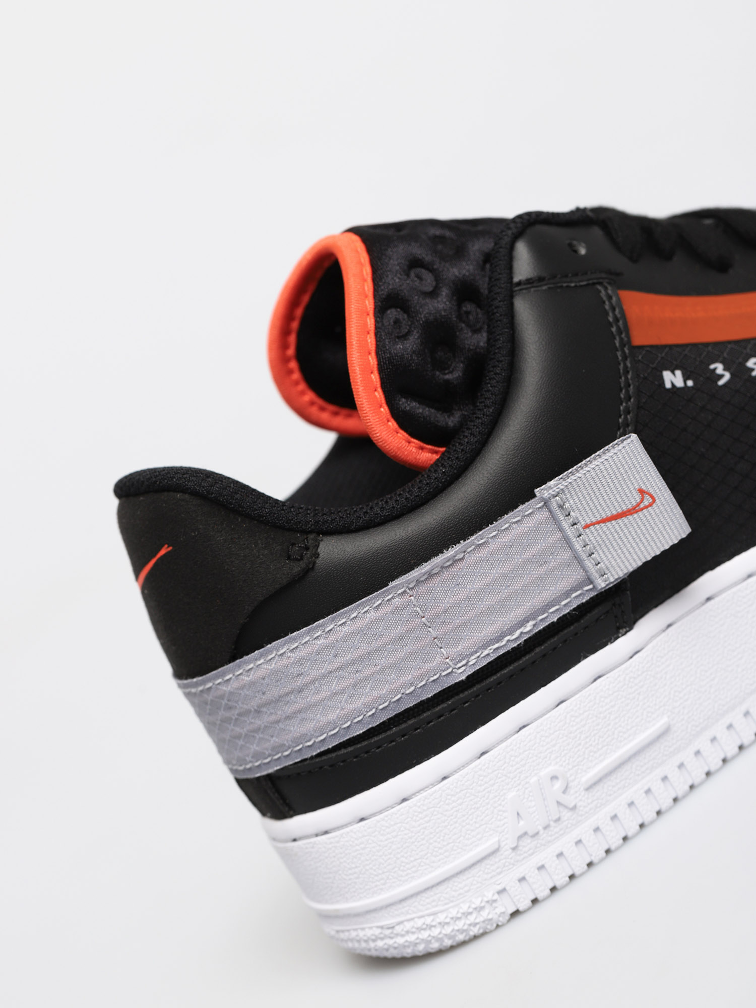 Nike Pantofi Air Force 1 Type (black/hyper crimson wolf grey white)