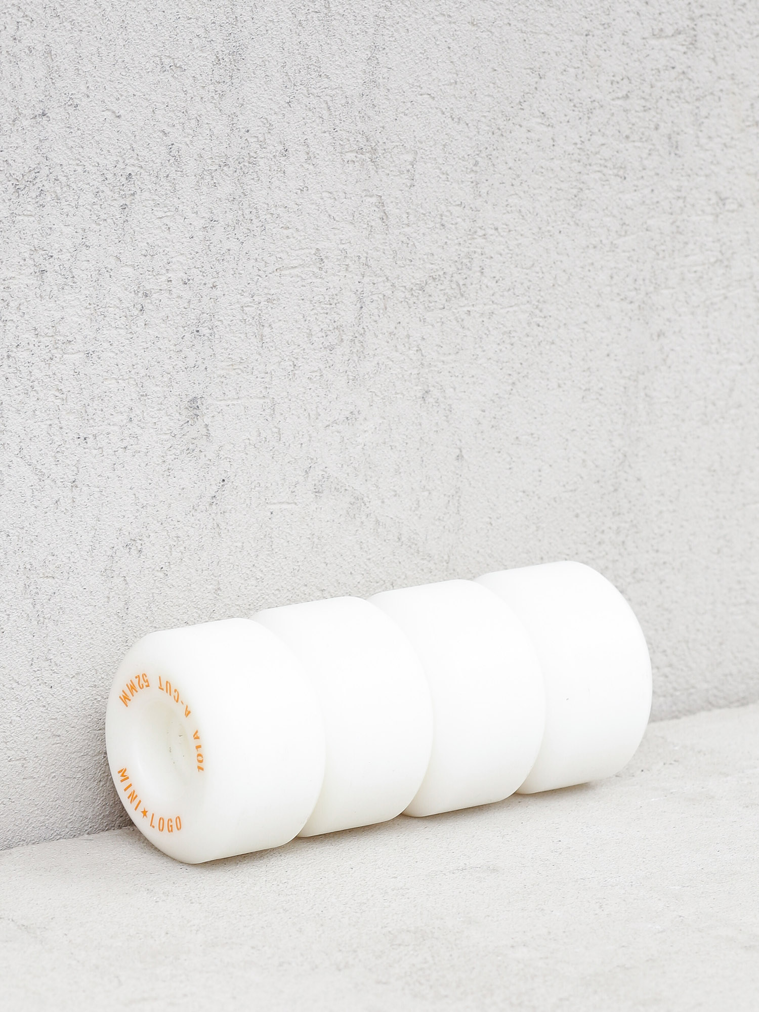 Role Minilogo A Cut 2 (white)