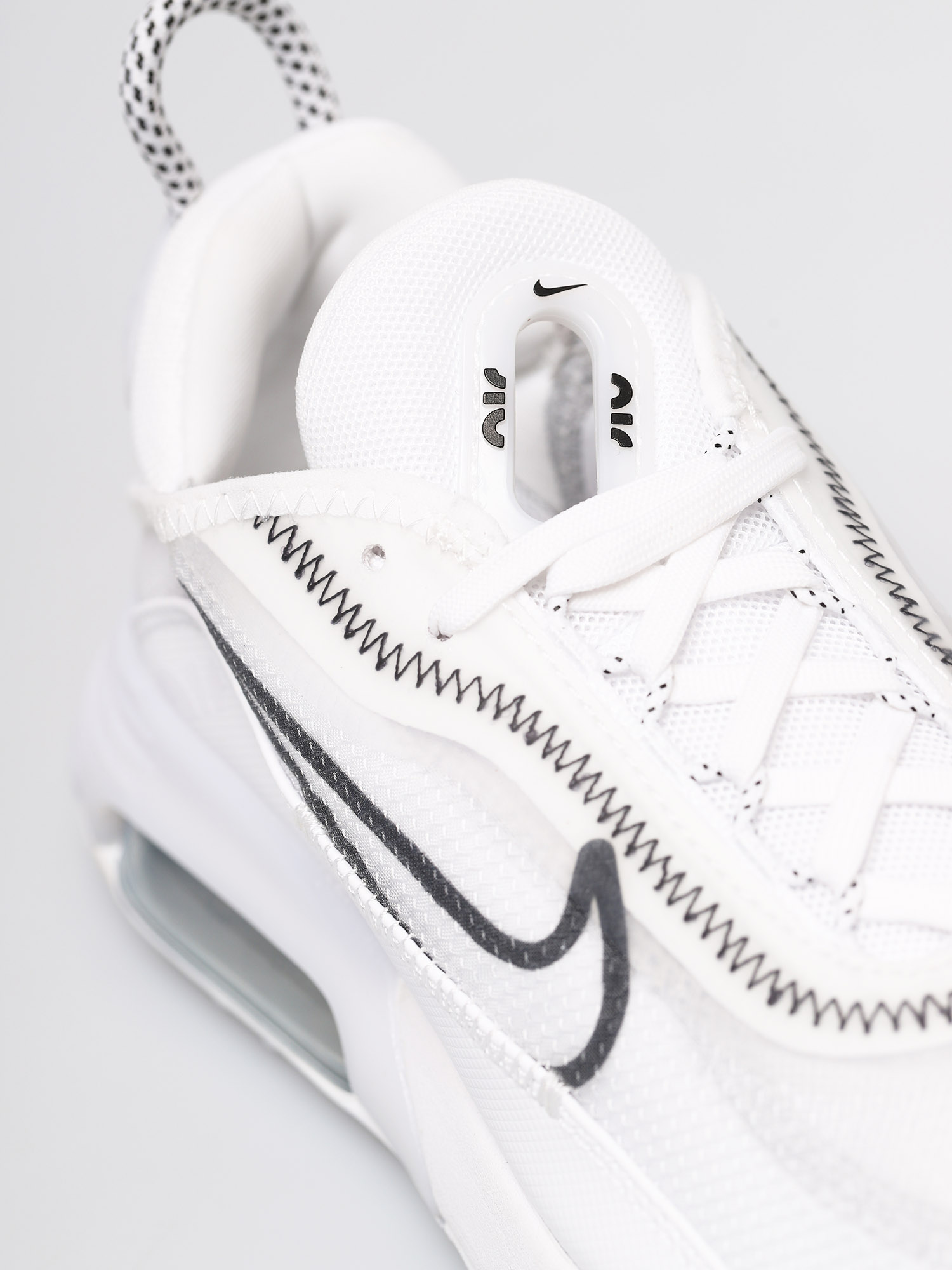 Pantofi Nike Air Max 2090 Wmn (white/black wolf grey)