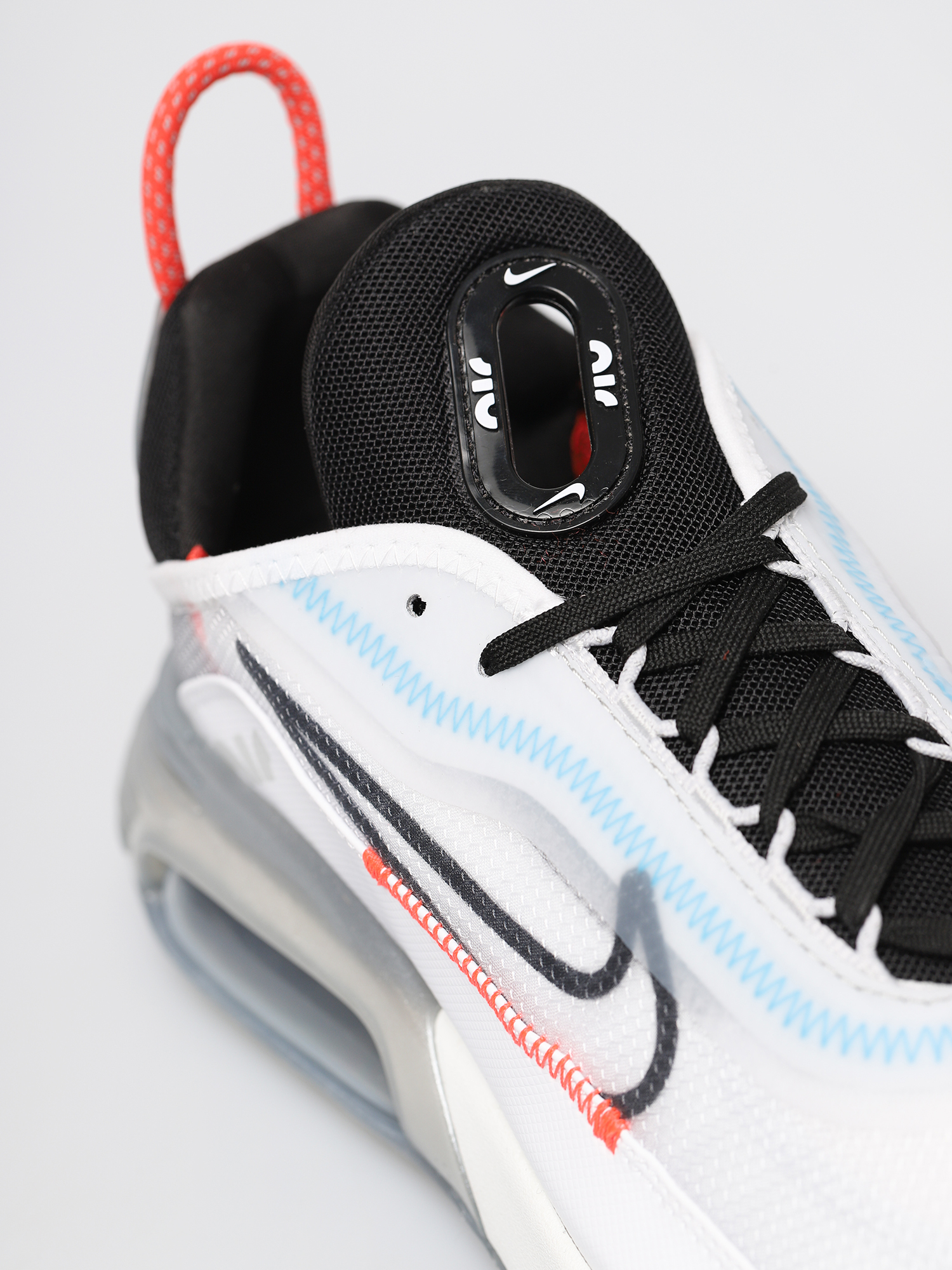Nike Pantofi Air Max 2090 (white/black pure platinum bright crimson)