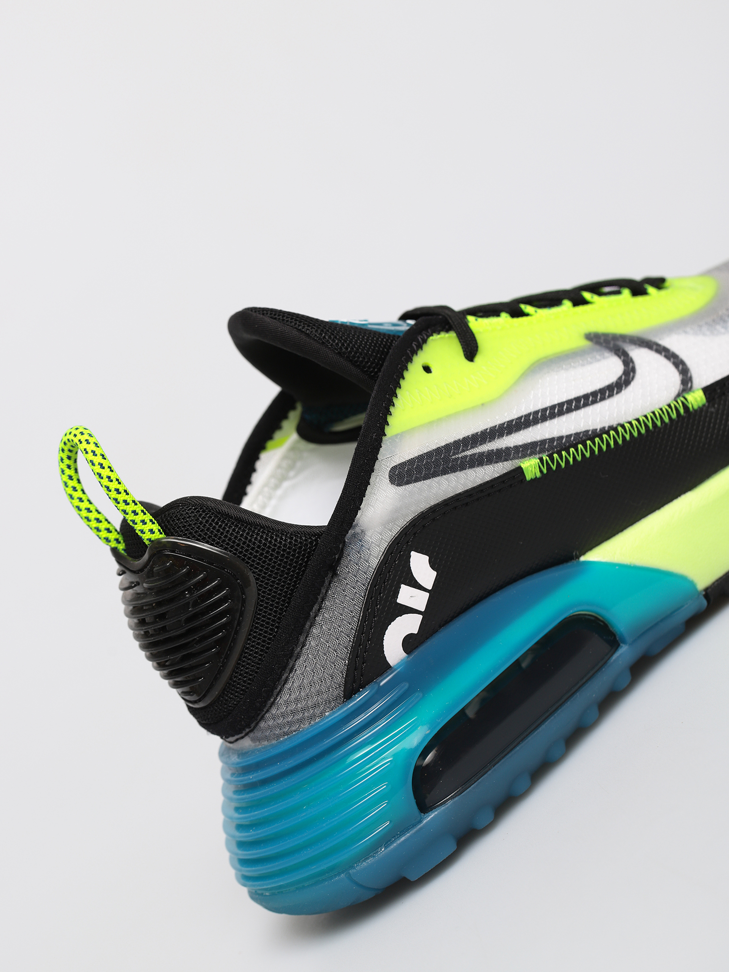 Pantofi Nike Air Max 2090 Wmn (white/black volt valerian blue)
