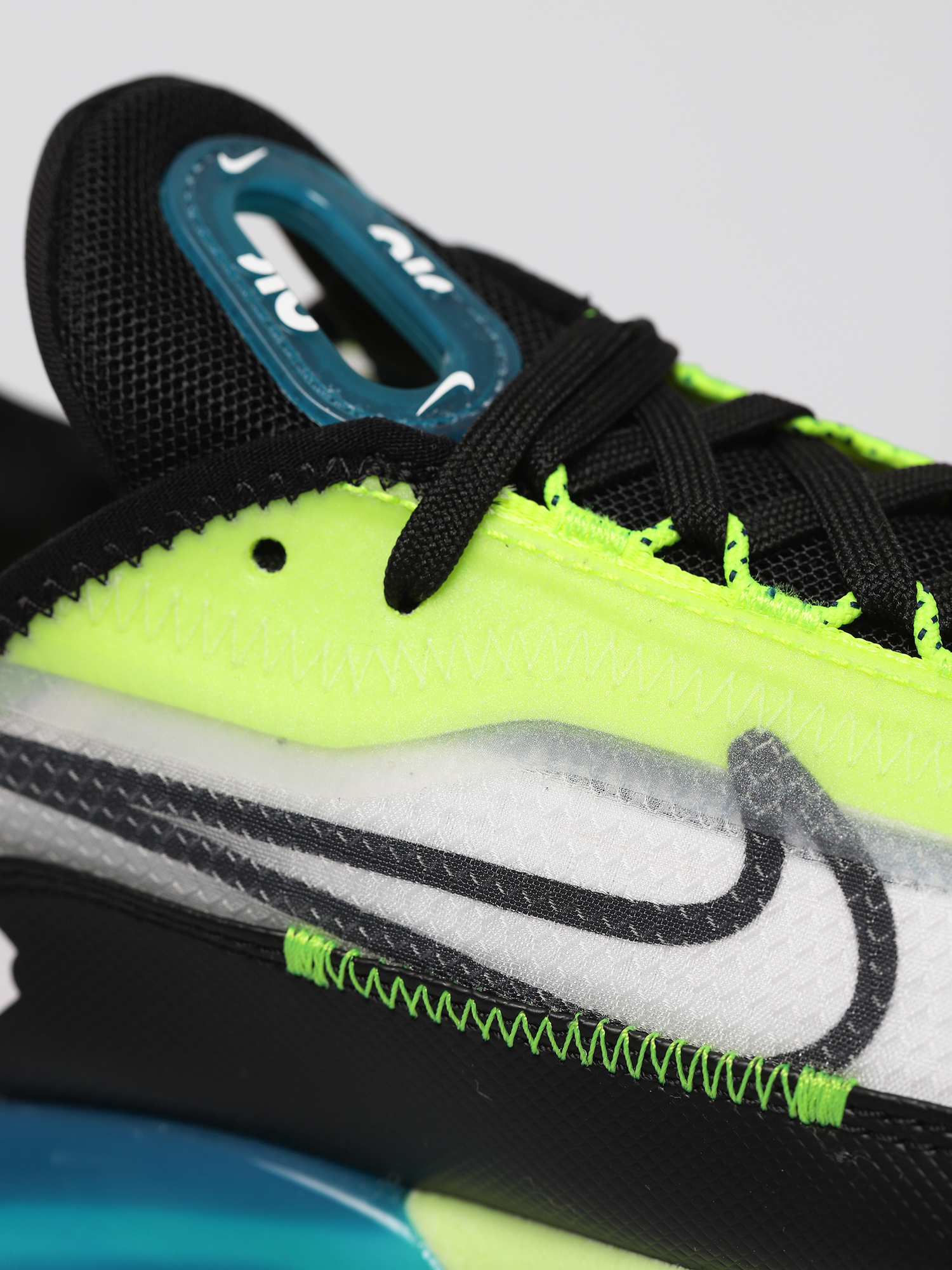 Pantofi Nike Air Max 2090 Wmn (white/black volt valerian blue)