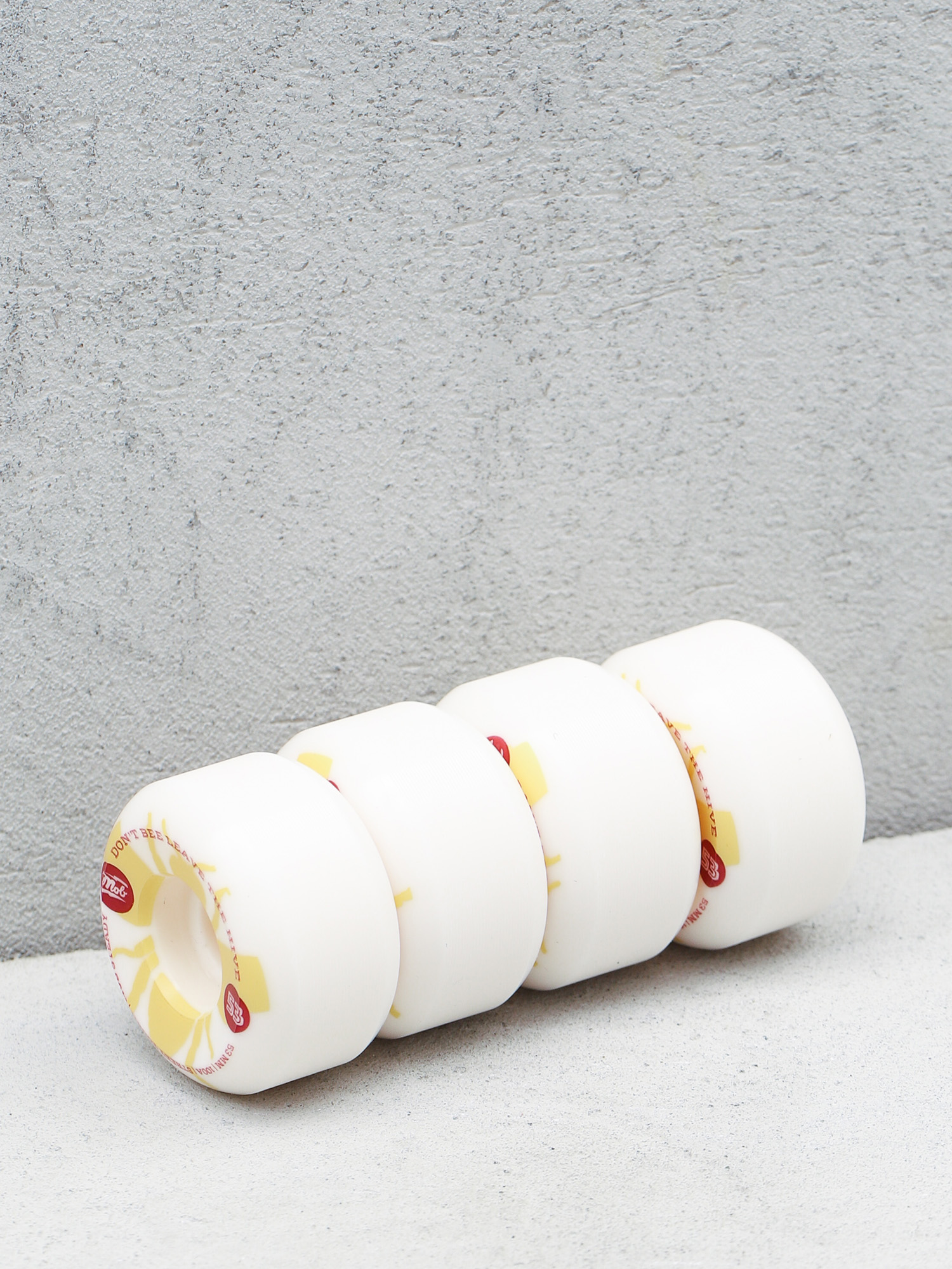 Mob Skateboards Role Hive (white)