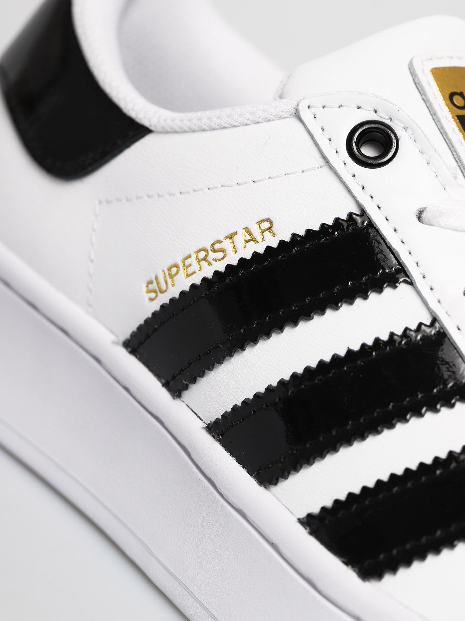 adidas Originals Pantofi Superstar Bold Wmn (ftwwht/cblack/goldmt)