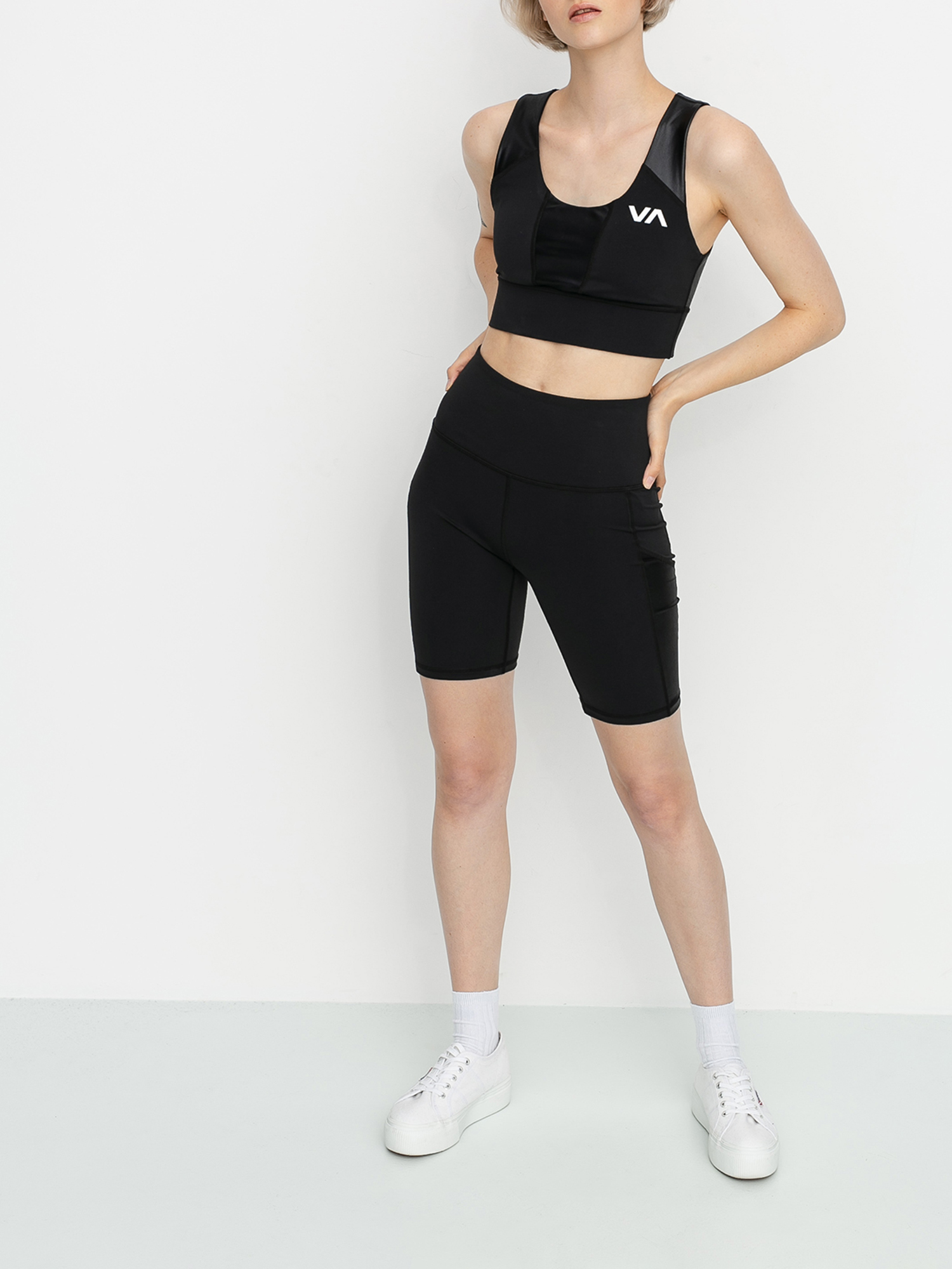 RVCA Sportowe Spodenki sportowe Va Di Short Wmn (black)