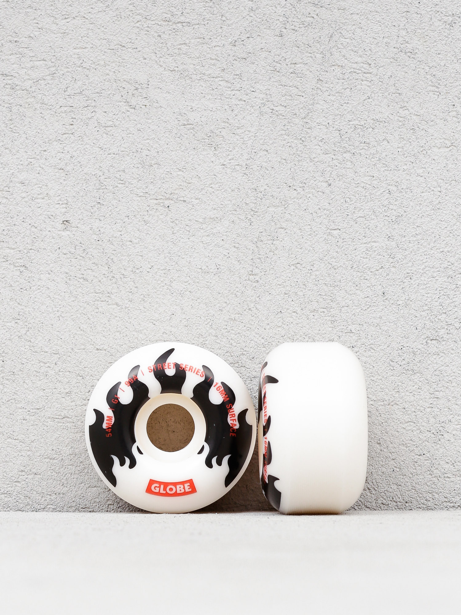 Globe Role G1 (white/black/flames)