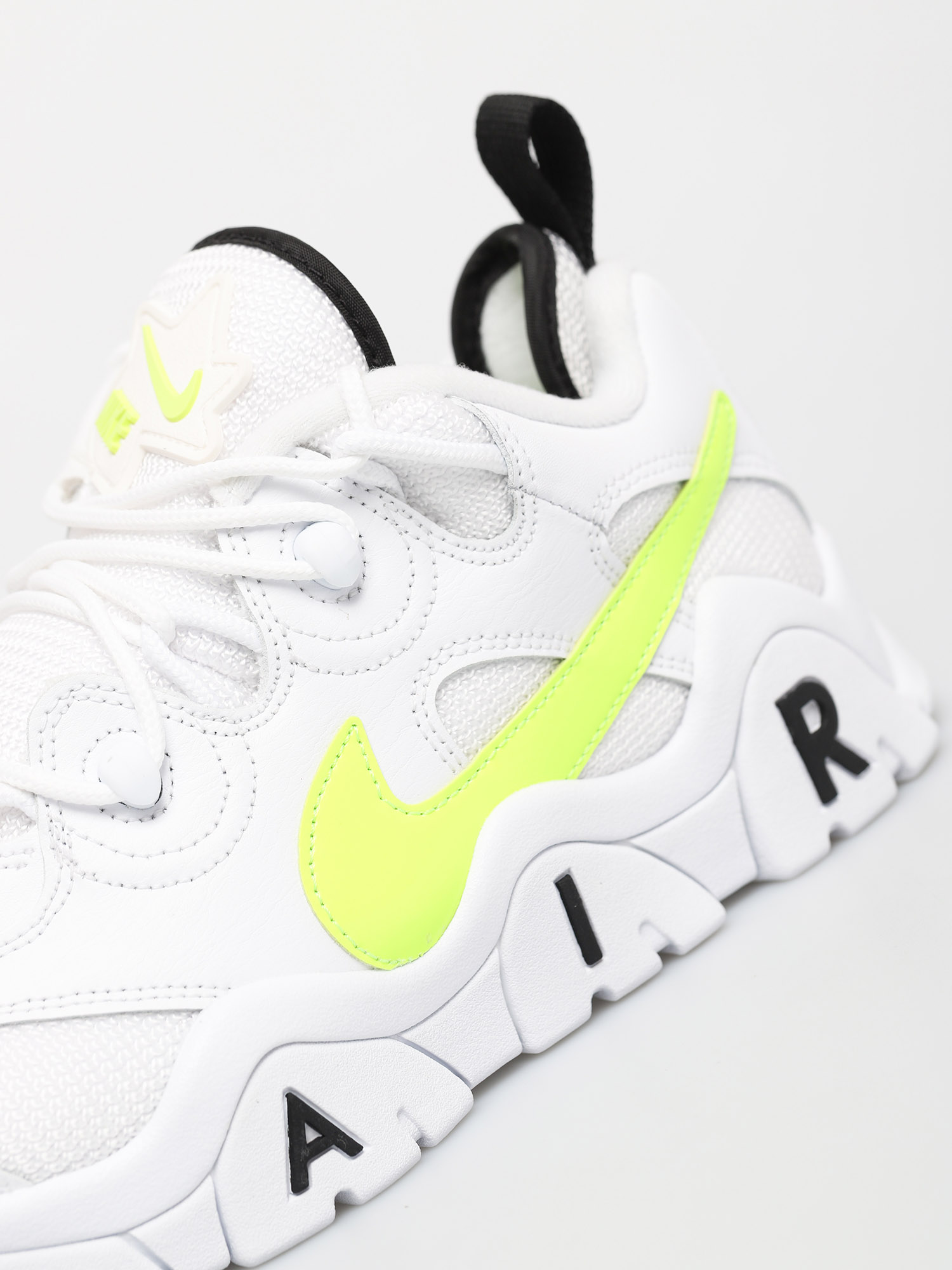 Nike Pantofi Air Barrage Low (white/volt black)