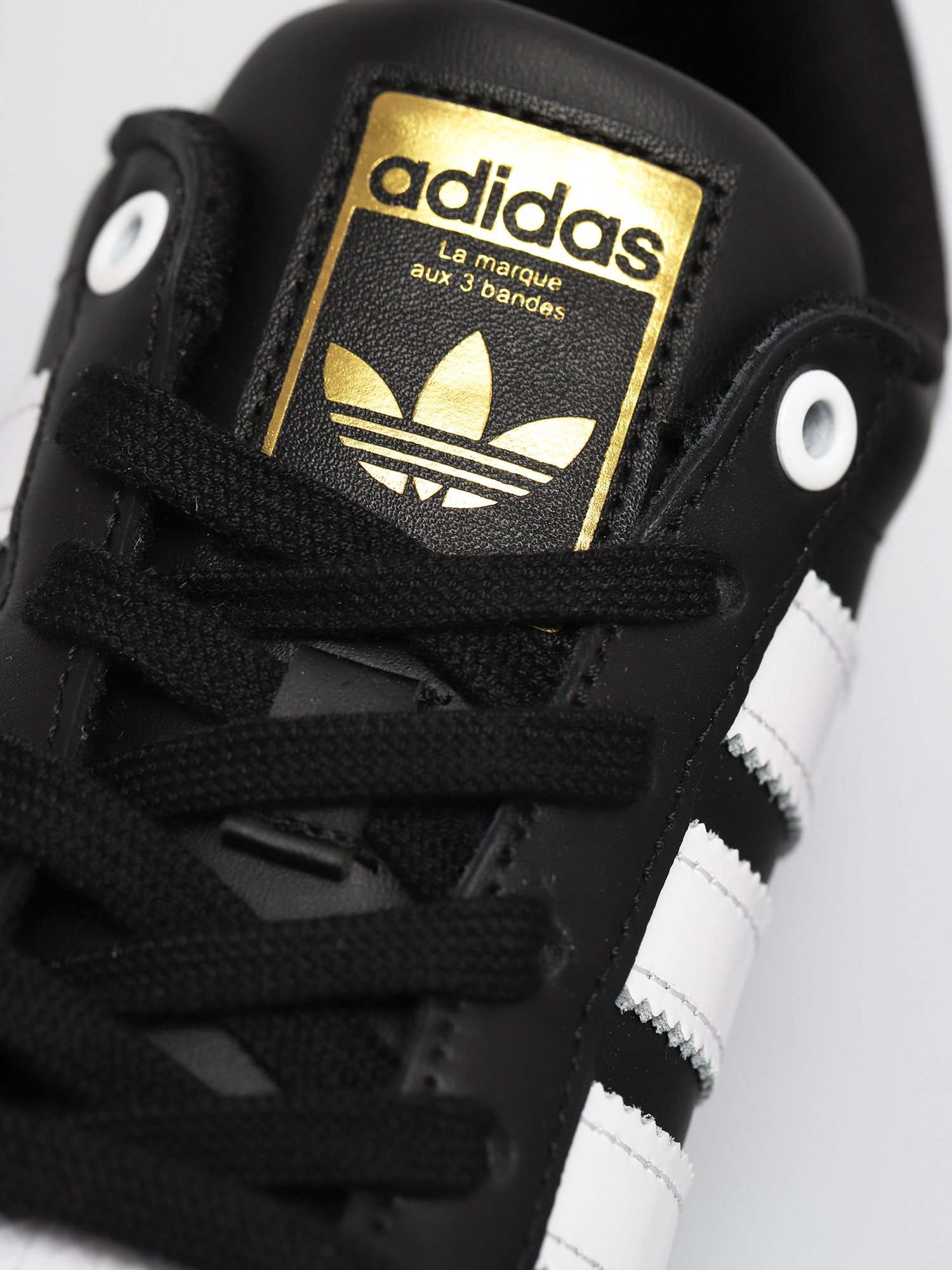 adidas Originals Pantofi Superstar Bold Wmn (cblack/ftwwht/goldmt)