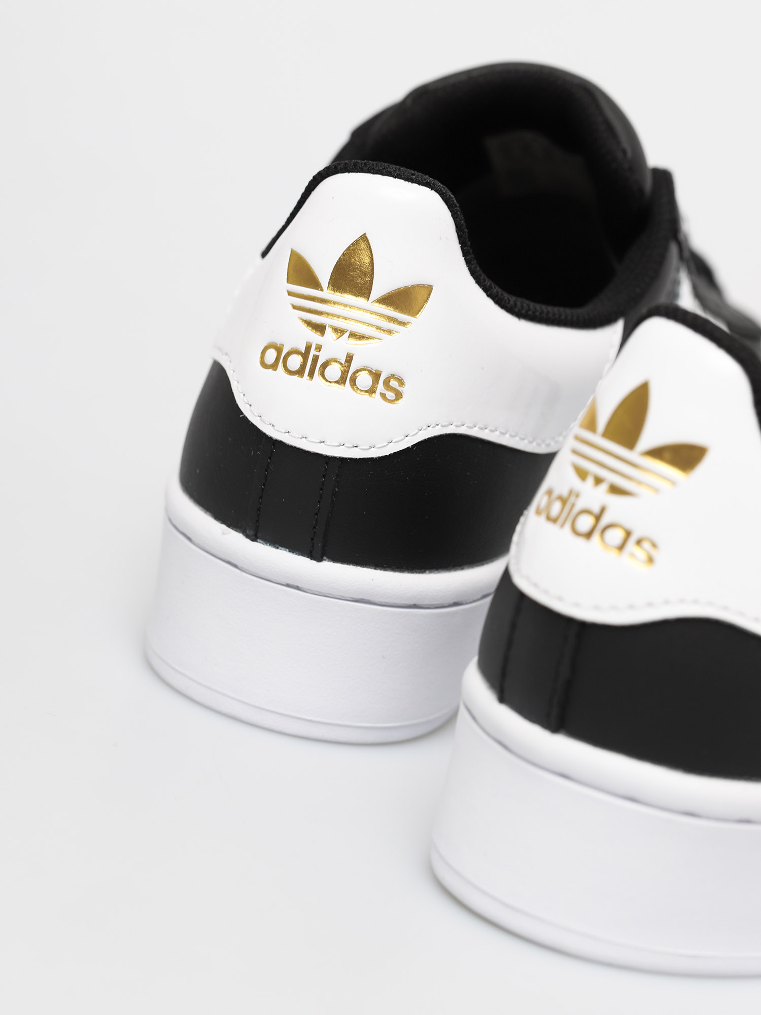 adidas Originals Pantofi Superstar Bold Wmn (cblack/ftwwht/goldmt)