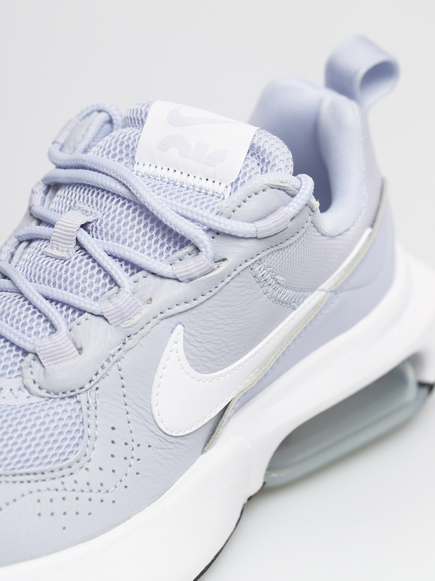 Pantofi Nike Air Max Verona Wmn (ghost/white metallic silver black)