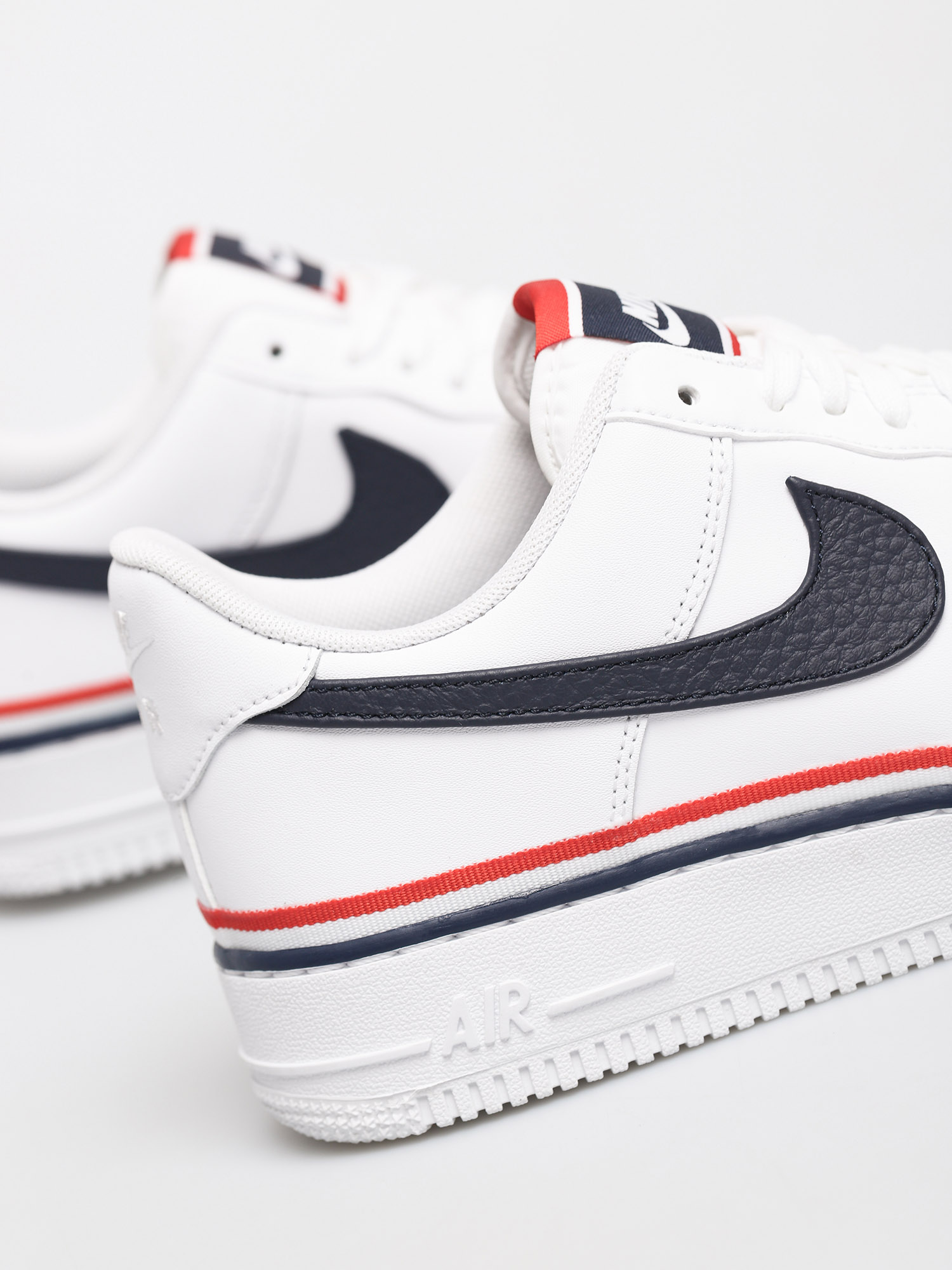 Nike Pantofi Air Force 1 07 Lv8 (white/obsidian habanero red)