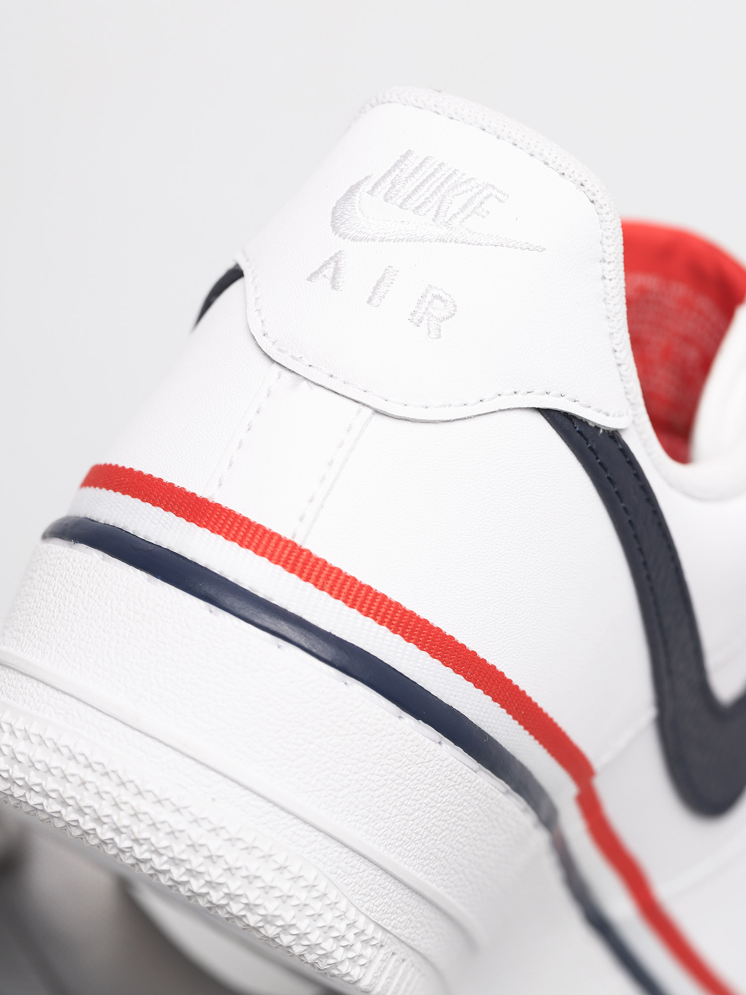 Nike Pantofi Air Force 1 07 Lv8 (white/obsidian habanero red)