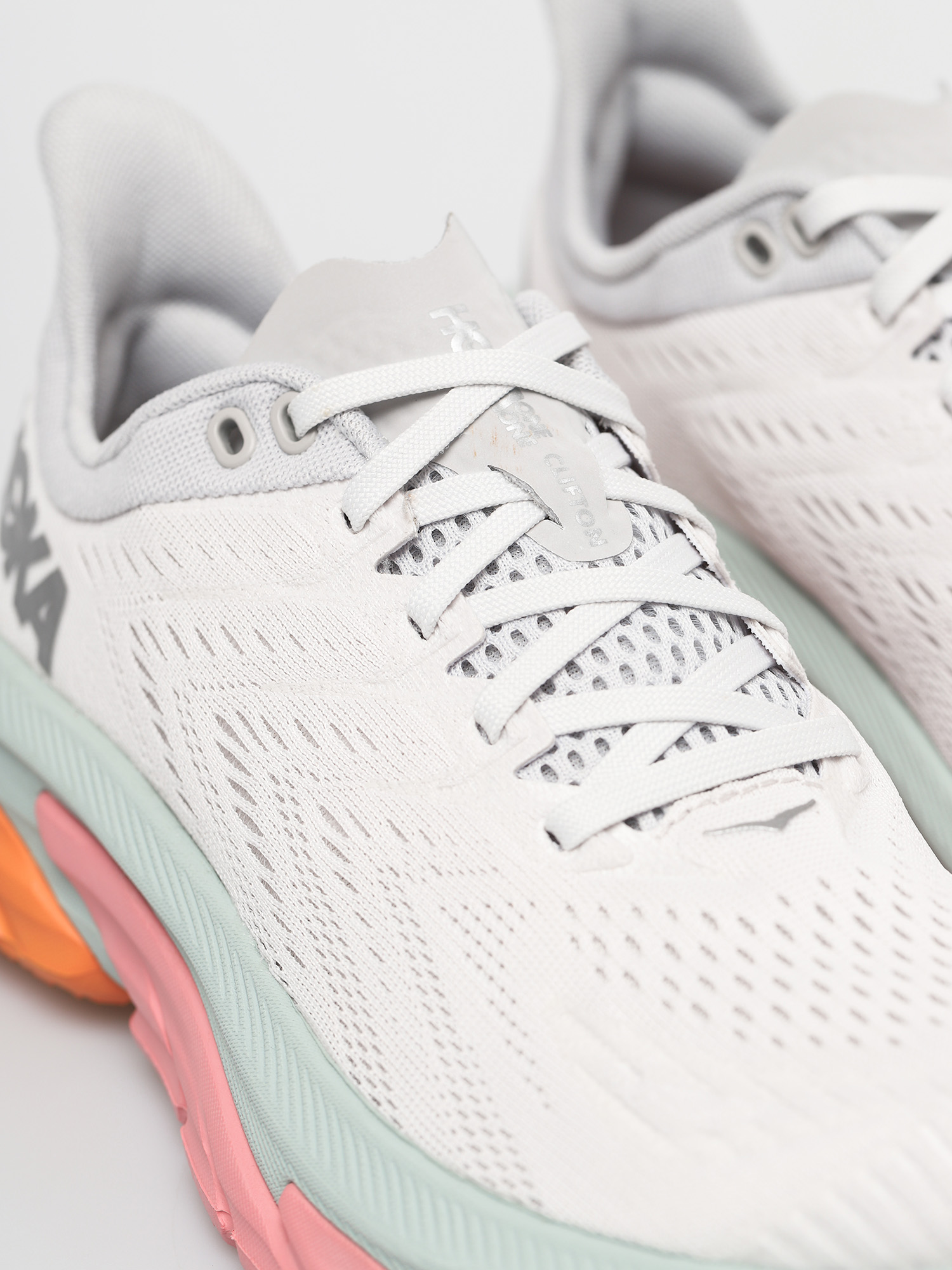 Hoka One One Pantofi Clifton Edge Wmn (nimbus cloud/rock)