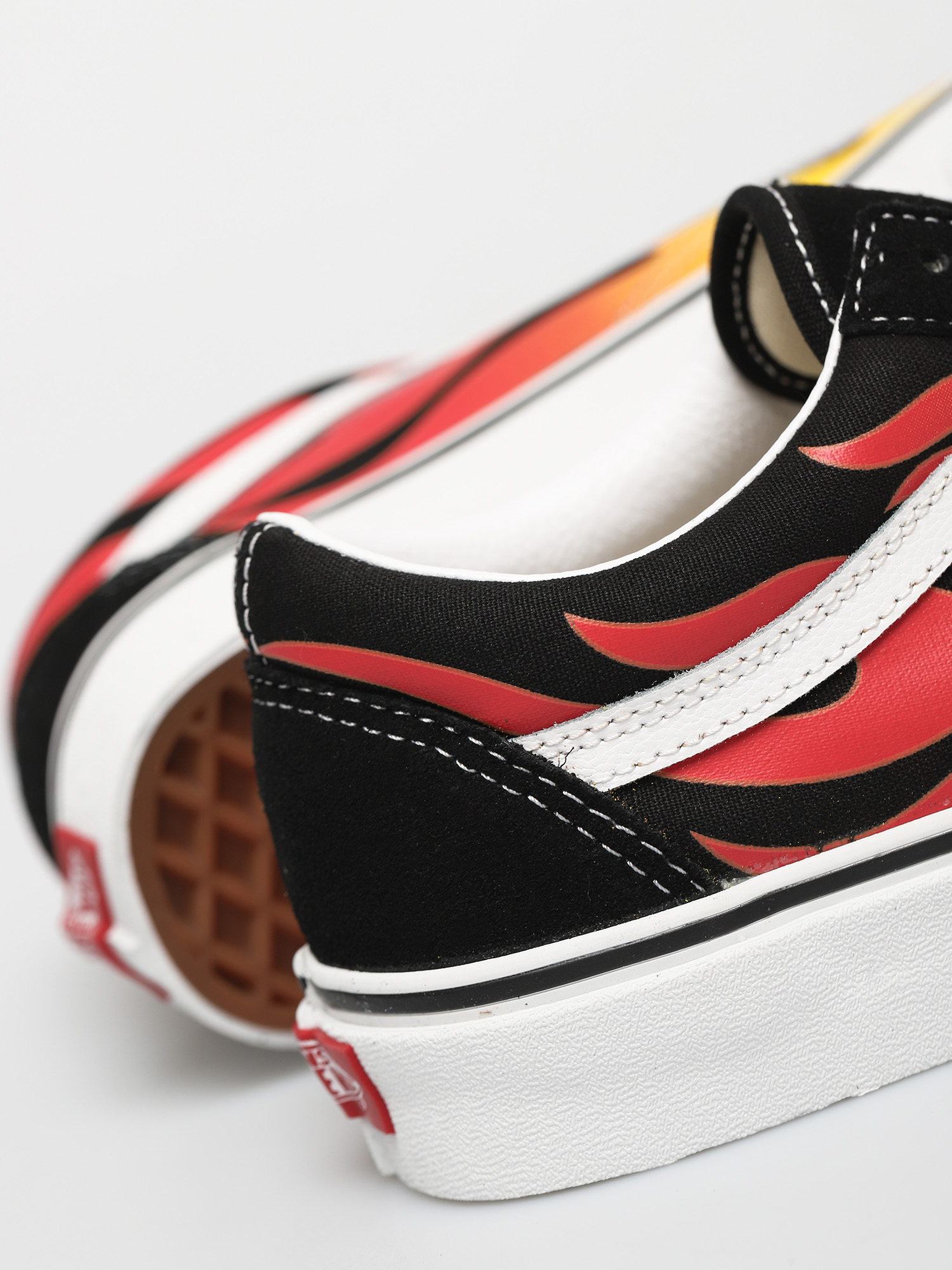 Pantofi Vans Old Skool (flame/black/black/true white)