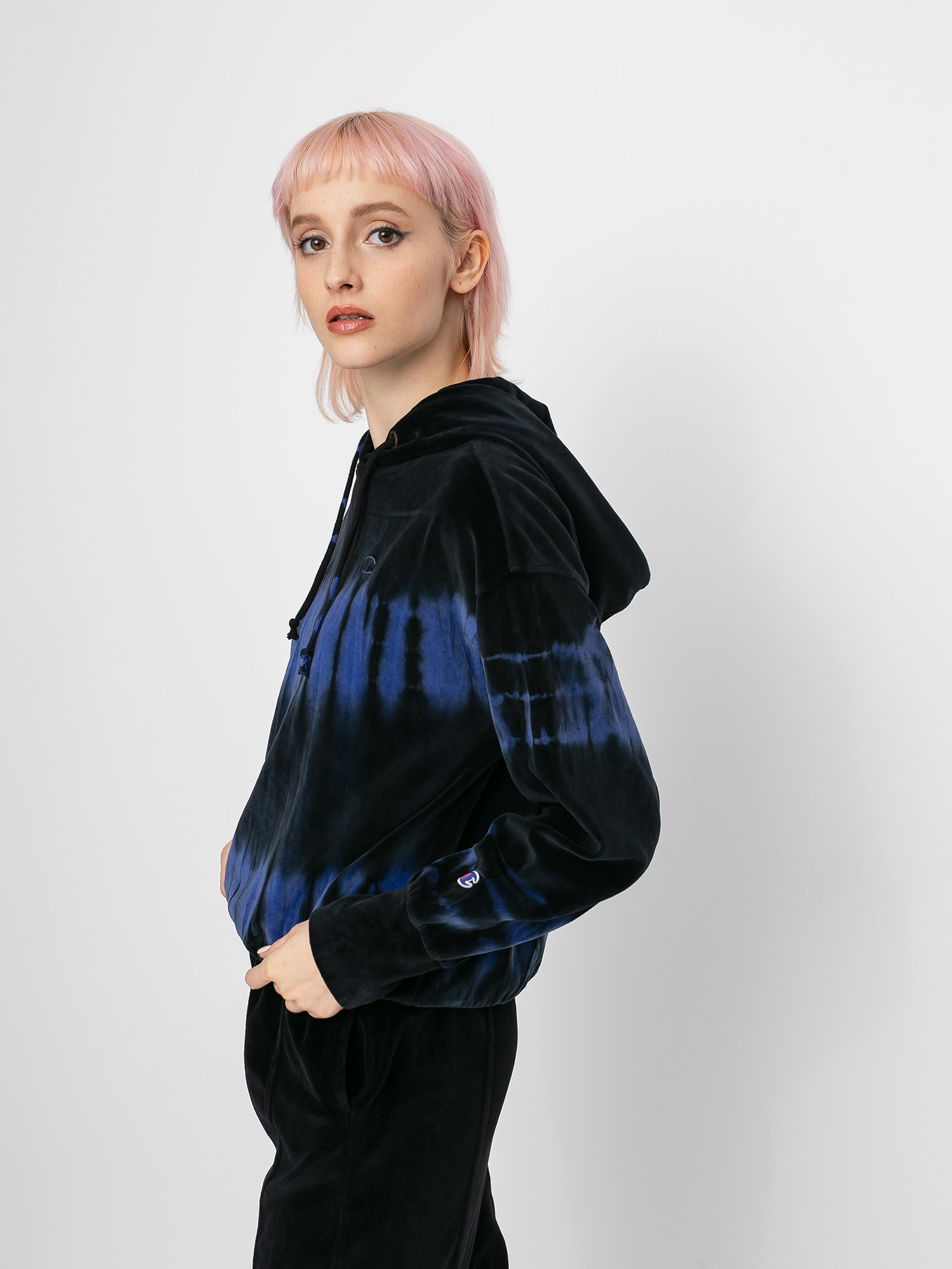 Hanorac cu glugă Champion Sweatshirt HD 113632 Wmn (night/bkk)