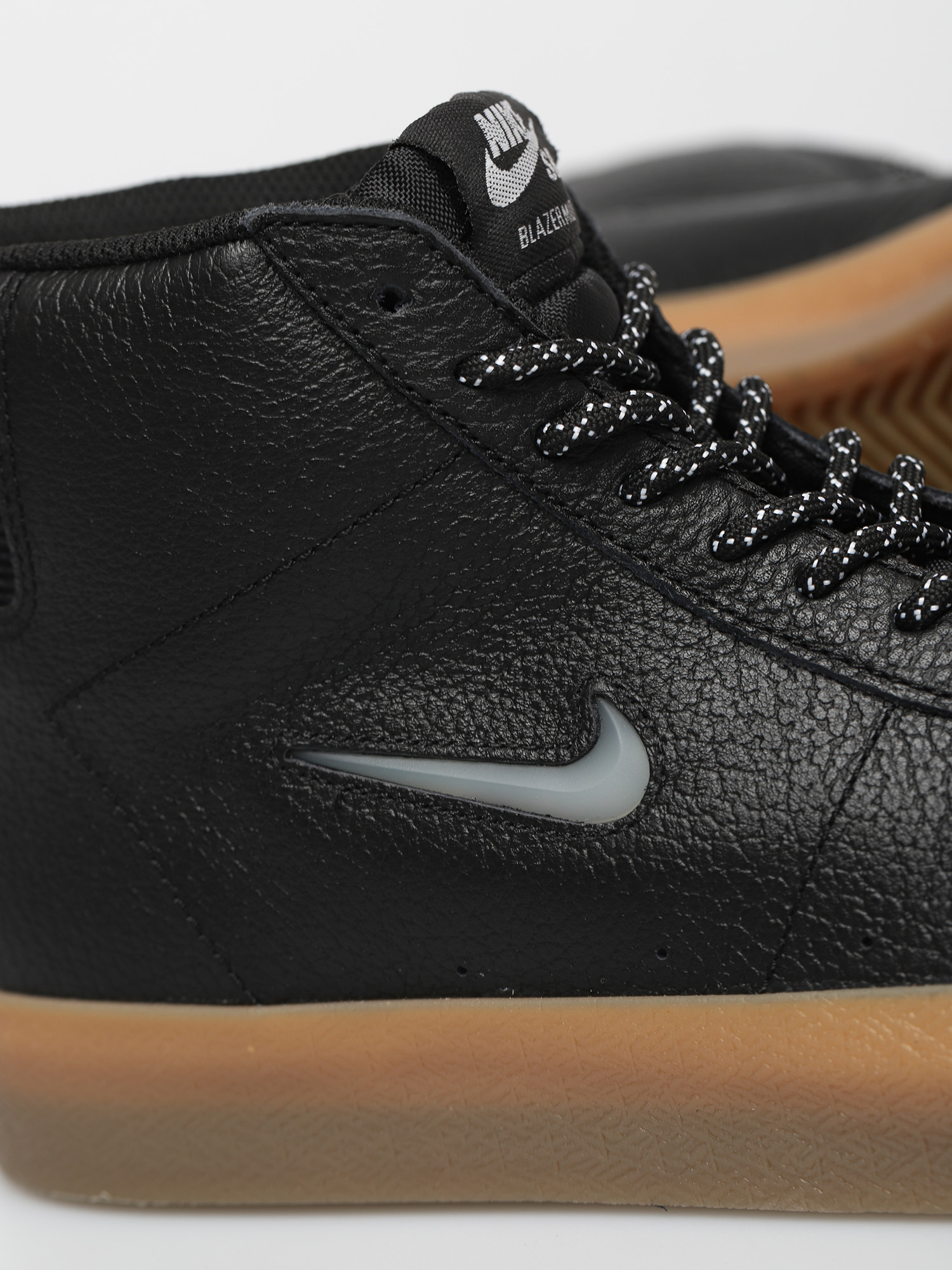 Nike SB Pantofi Zoom Blazer Mid Premium (black/white black gum light brown)