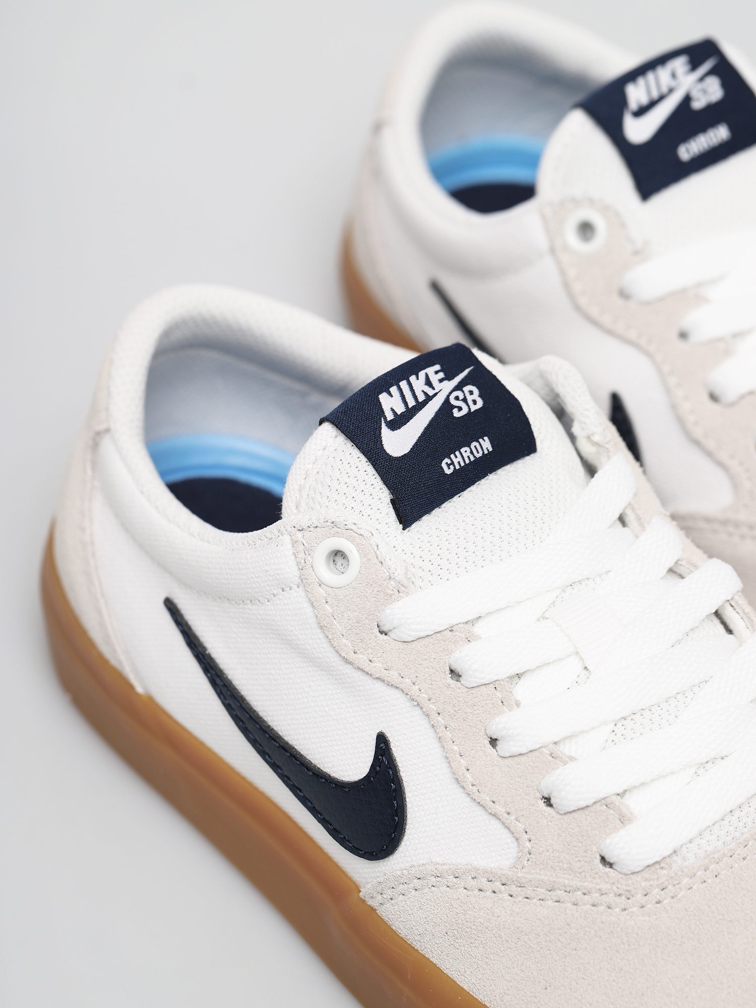 Pantofi Nike SB Chron Solarsoft (white/obsidian white white)