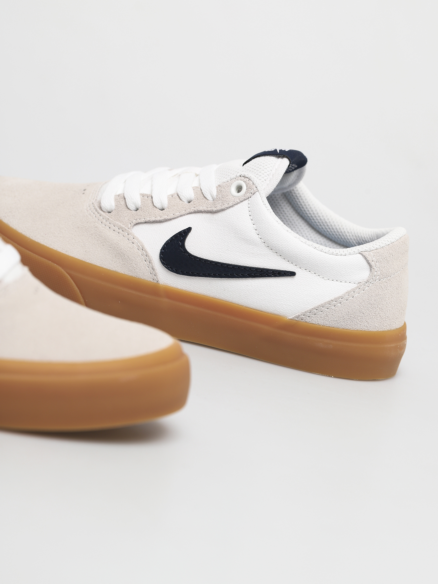 Pantofi Nike SB Chron Solarsoft (white/obsidian white white)