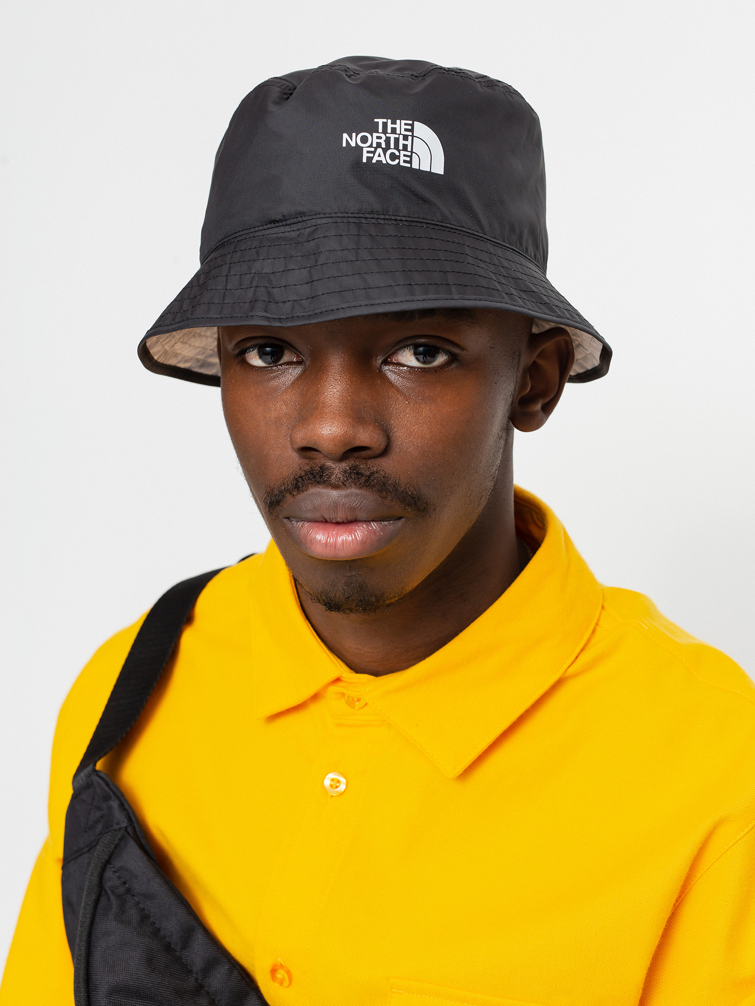 Pălărie The North Face Sun Stash (tnf black/tnf white)