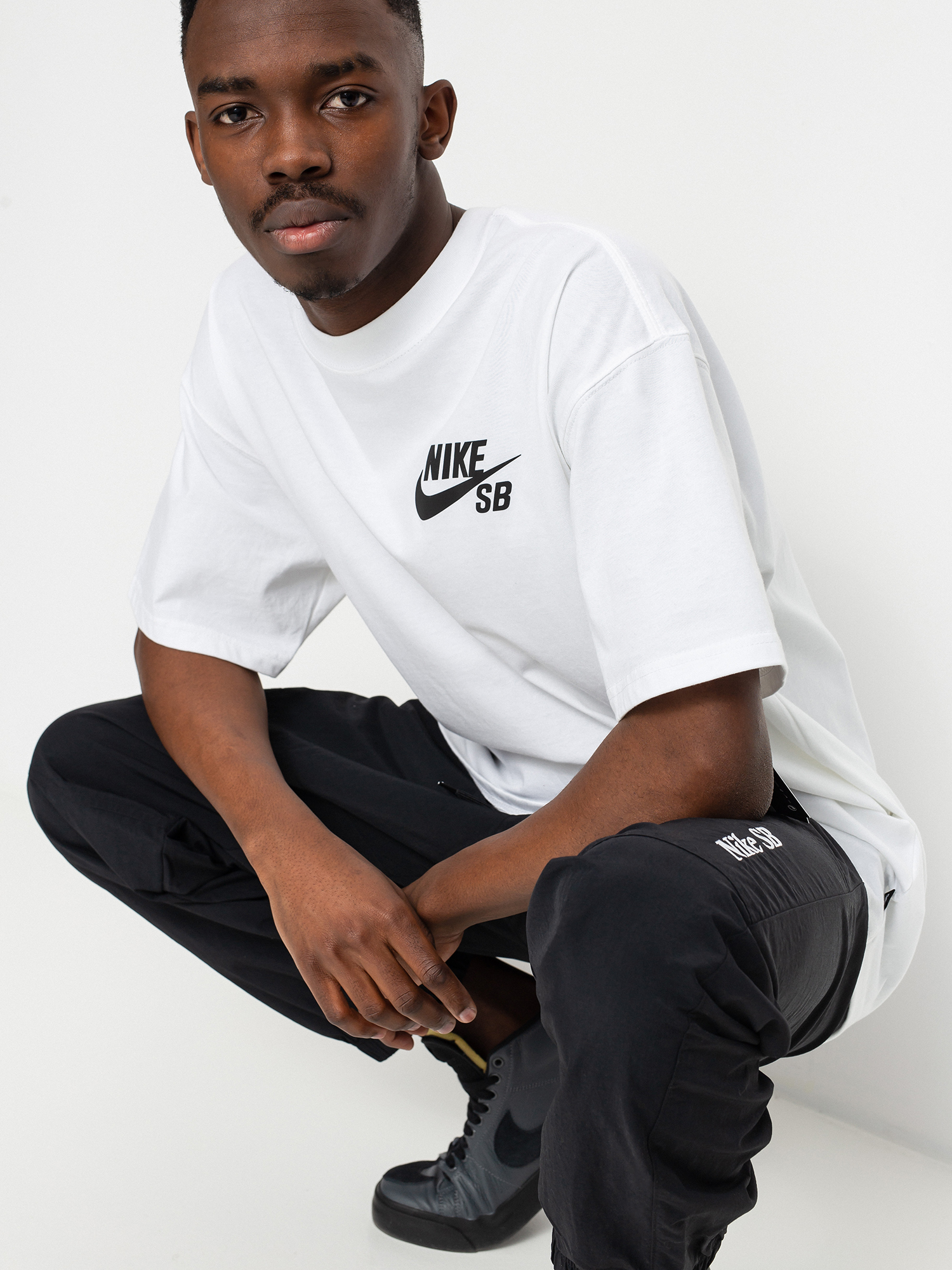 Tricou Nike SB Left Chest Script (white/black)