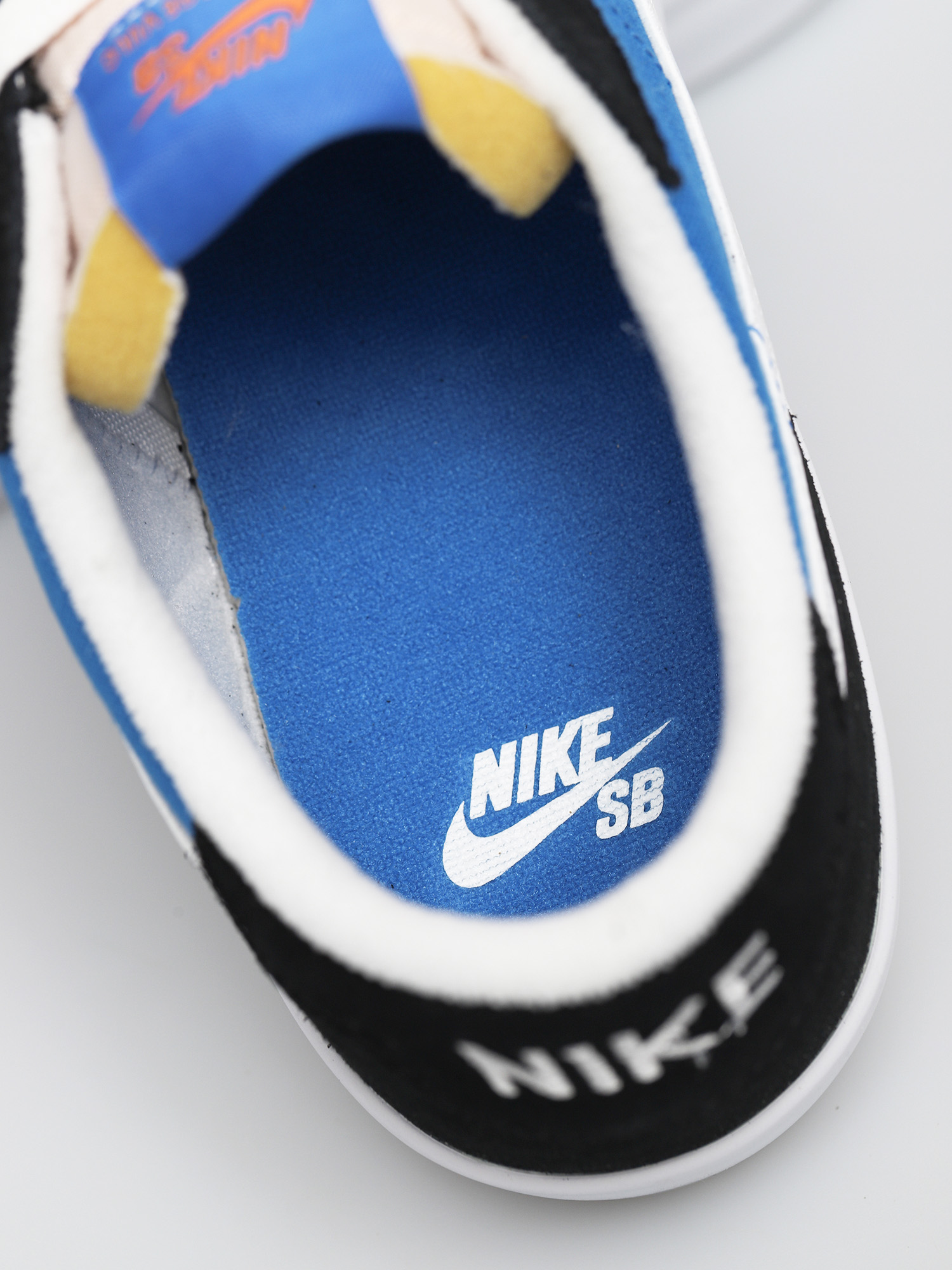 Pantofi Nike SB Heritage Vulc (black/white signal blue safety orange)