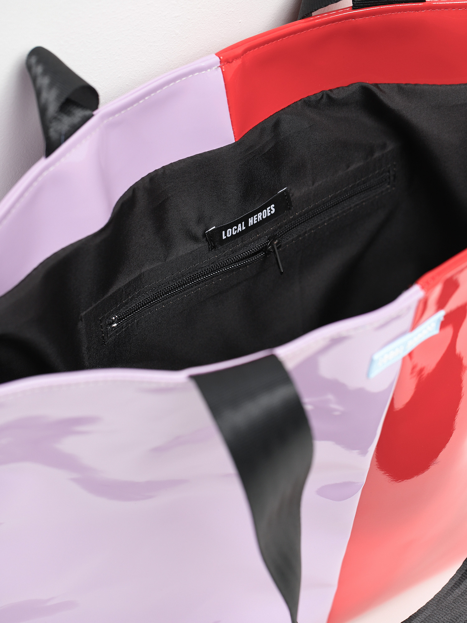 Poșetă Local Heroes Hot Tote Bag Wmn (red/violet)