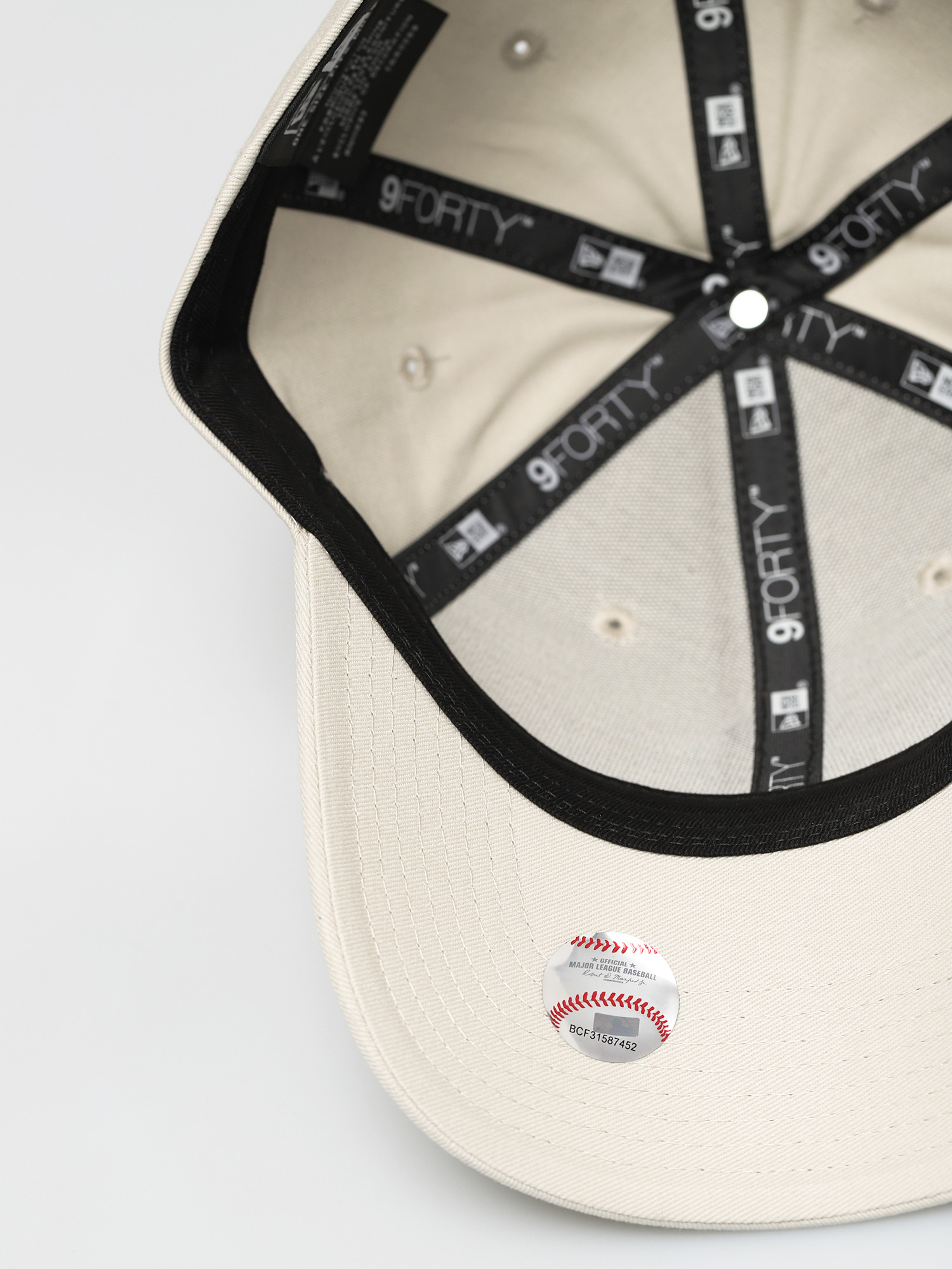 New Era Șapcă League Essential 9Forty New York Yankees ZD (med beige)