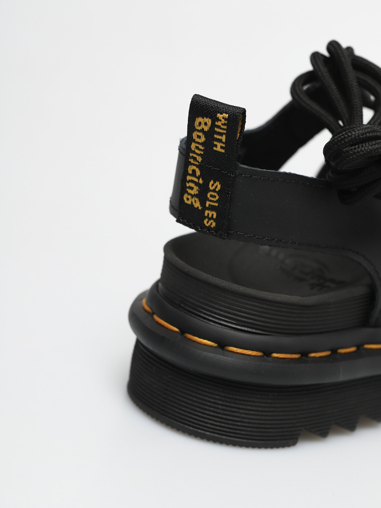 Sandale Dr. Martens Nartilla Wmn (black hydro)