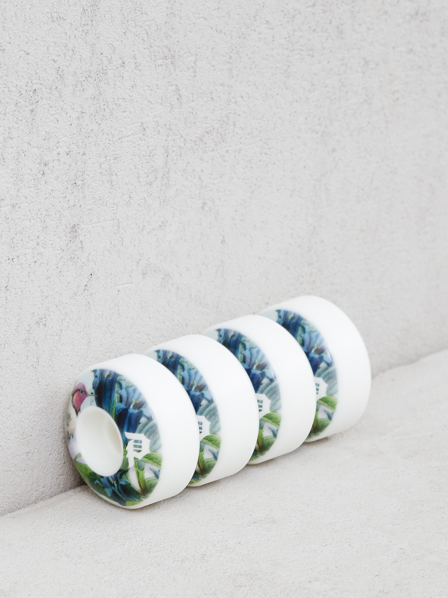 Role Primitive Humming (white)