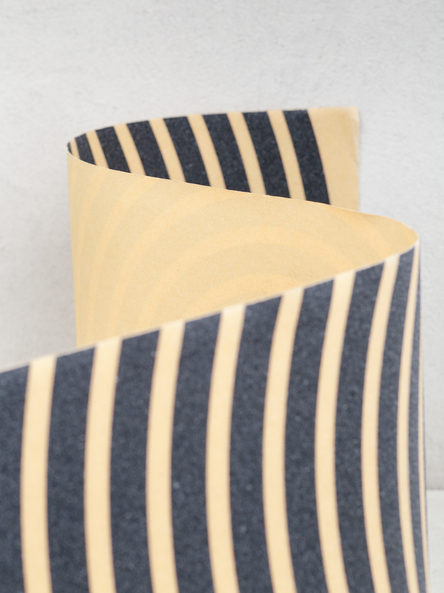 Madness Grip Swirl Clear (black/white)