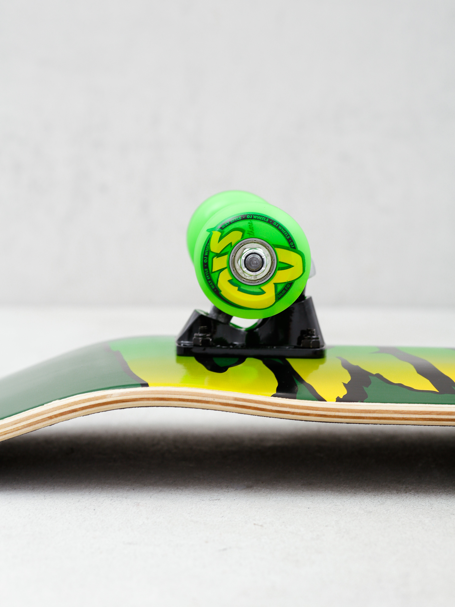 Skateboard Creature Logo Full