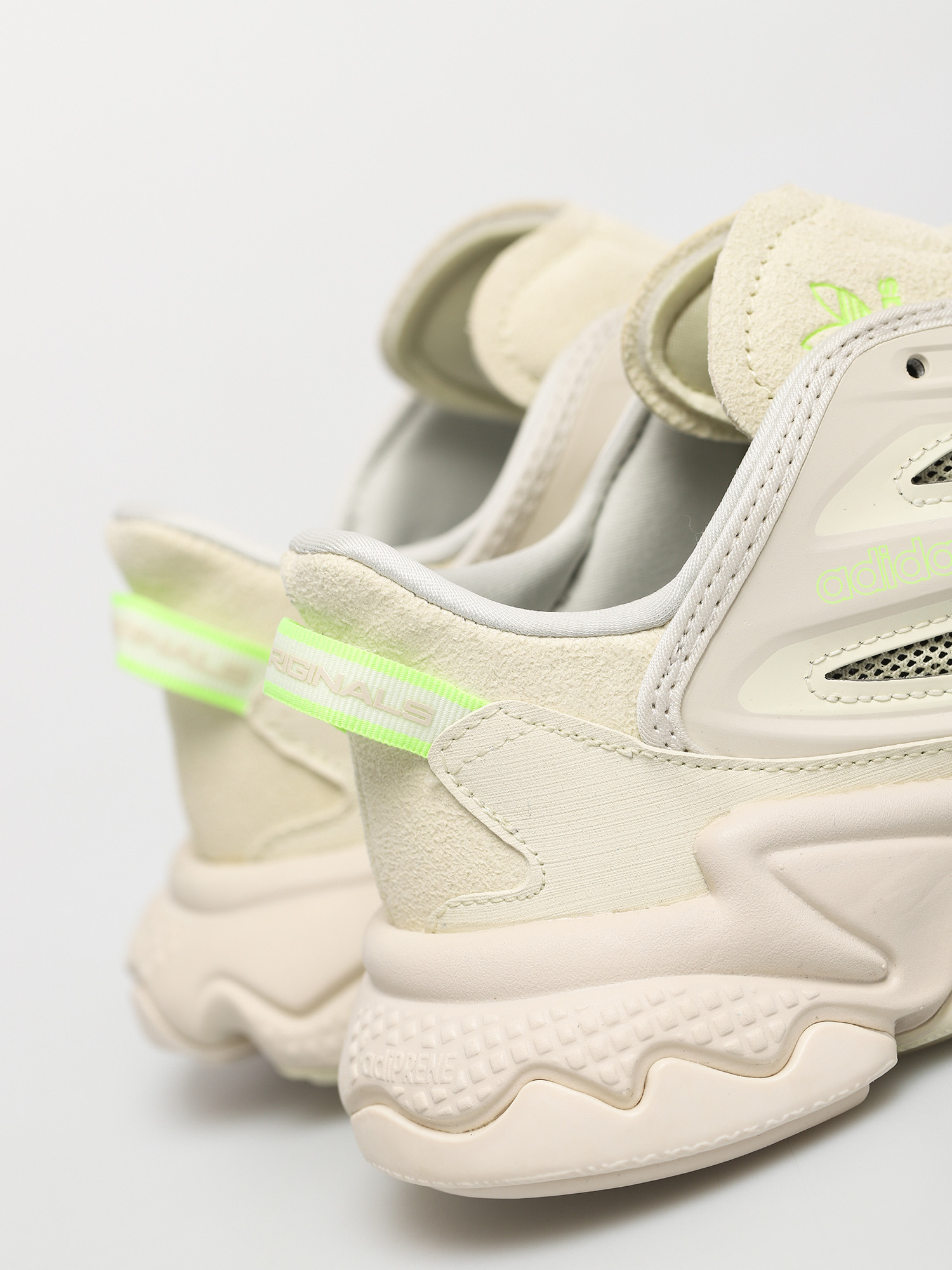 Pantofi adidas Originals Ozweego Celox Wmn (talc/sand/siggnr)