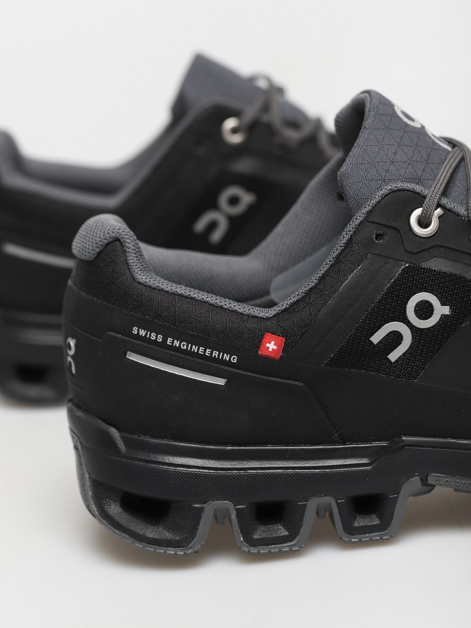 Pantofi de alergare On Running Cloudventure Waterproof (black/graphit)