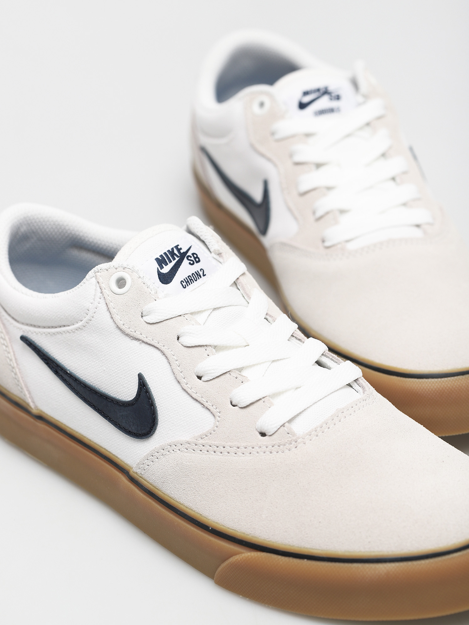 Pantofi Nike SB Chron 2 (white/obsidian white gum light brown)