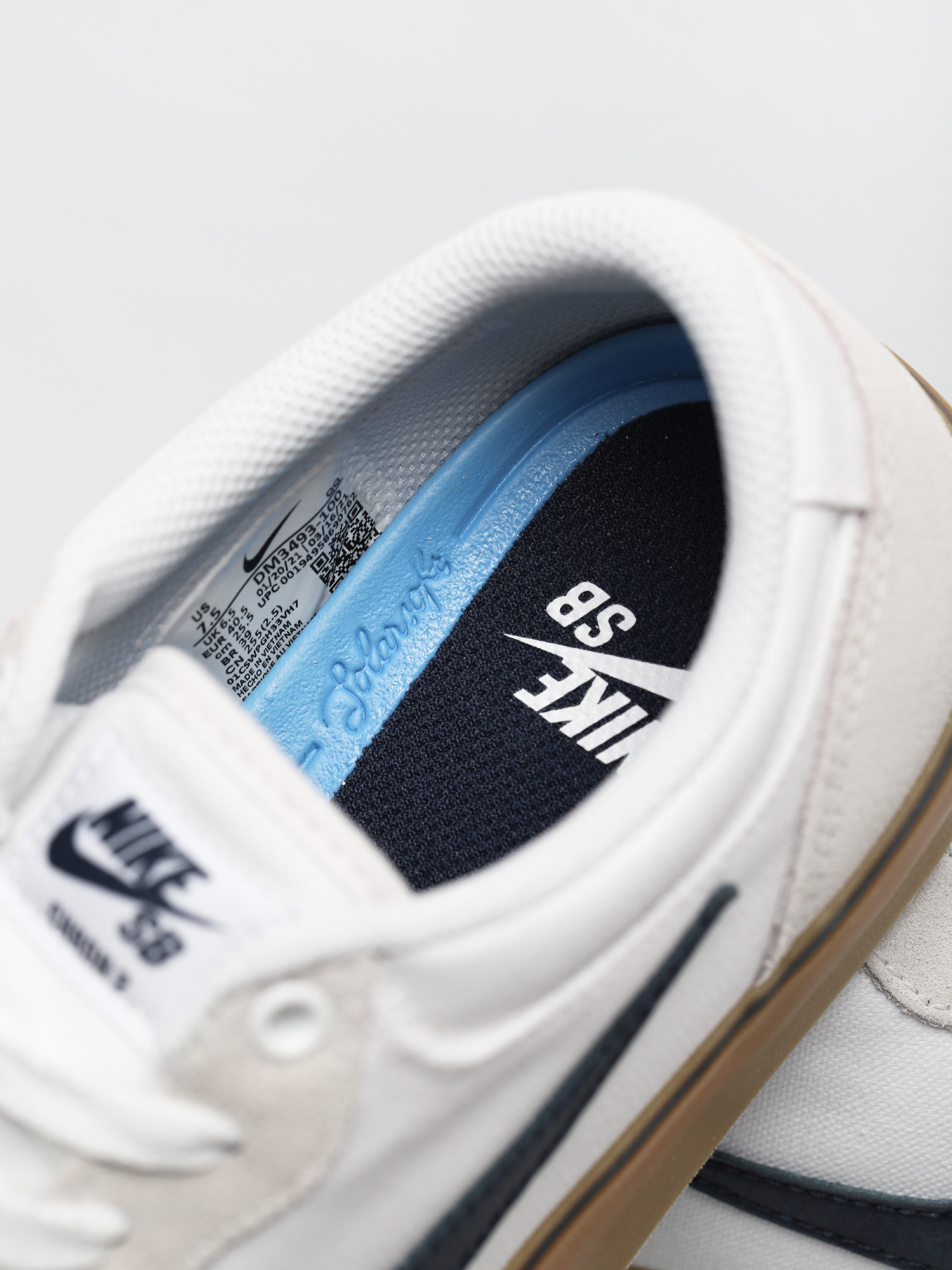 Pantofi Nike SB Chron 2 (white/obsidian white gum light brown)