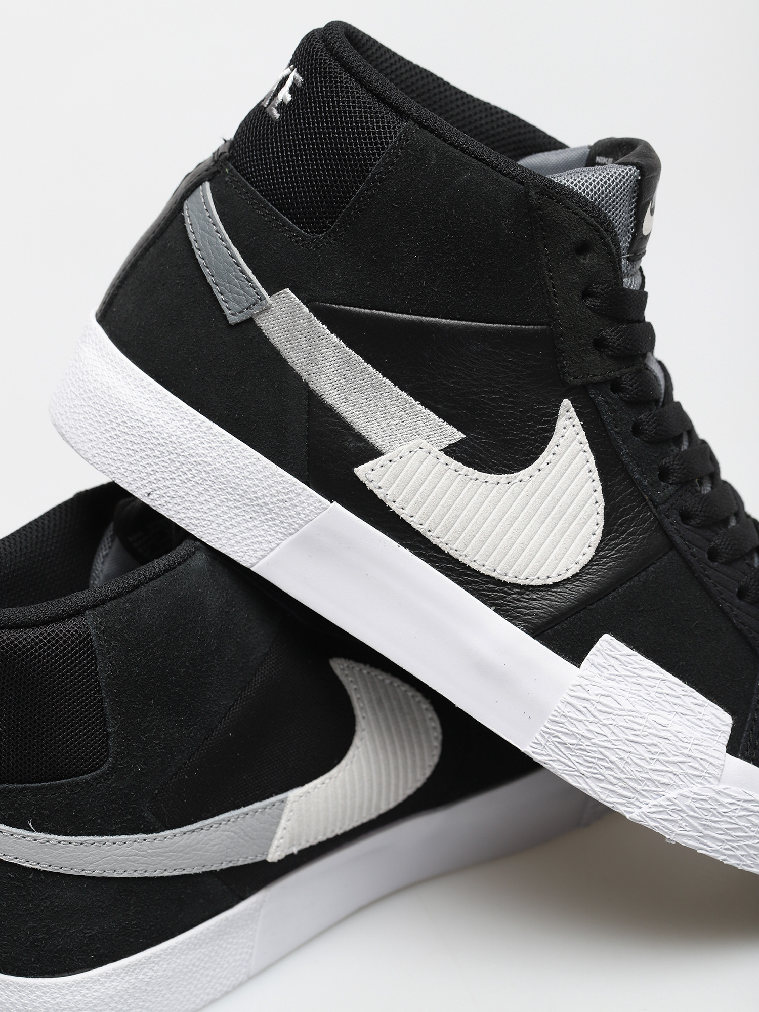 Pantofi Nike SB Zoom Blazer Mid Premium (black/white wolf grey cool grey)