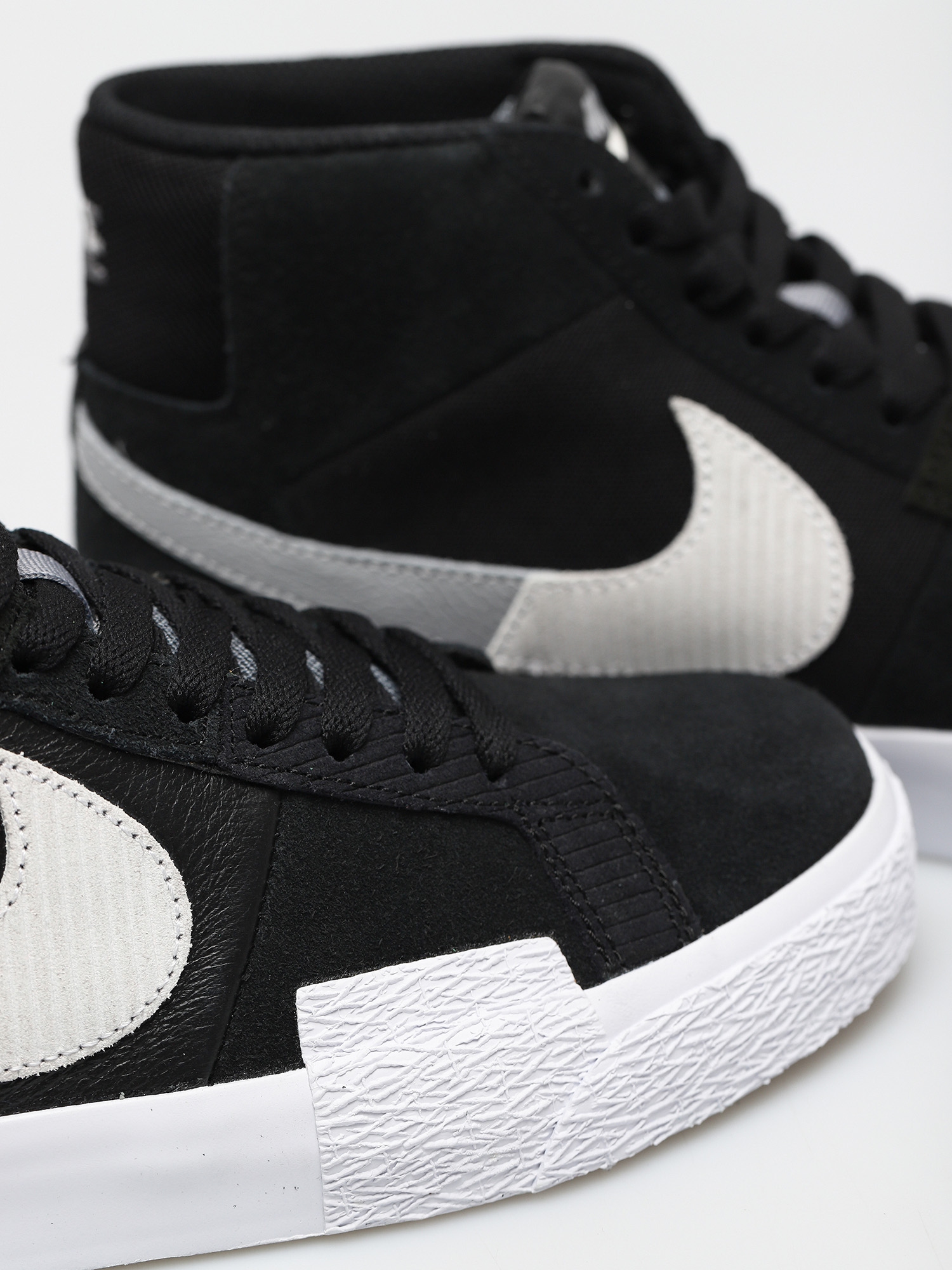 Pantofi Nike SB Zoom Blazer Mid Premium (black/white wolf grey cool grey)