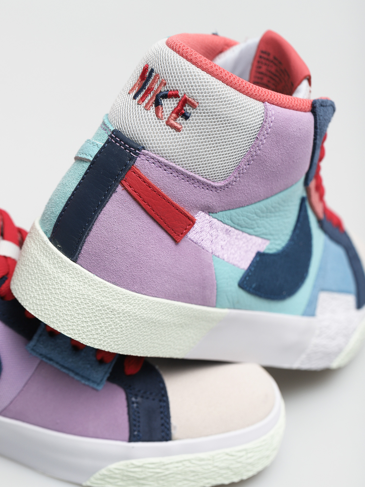 Pantofi Nike SB Zoom Blazer Mid Premium (lilac/court blue copa dutch blue)