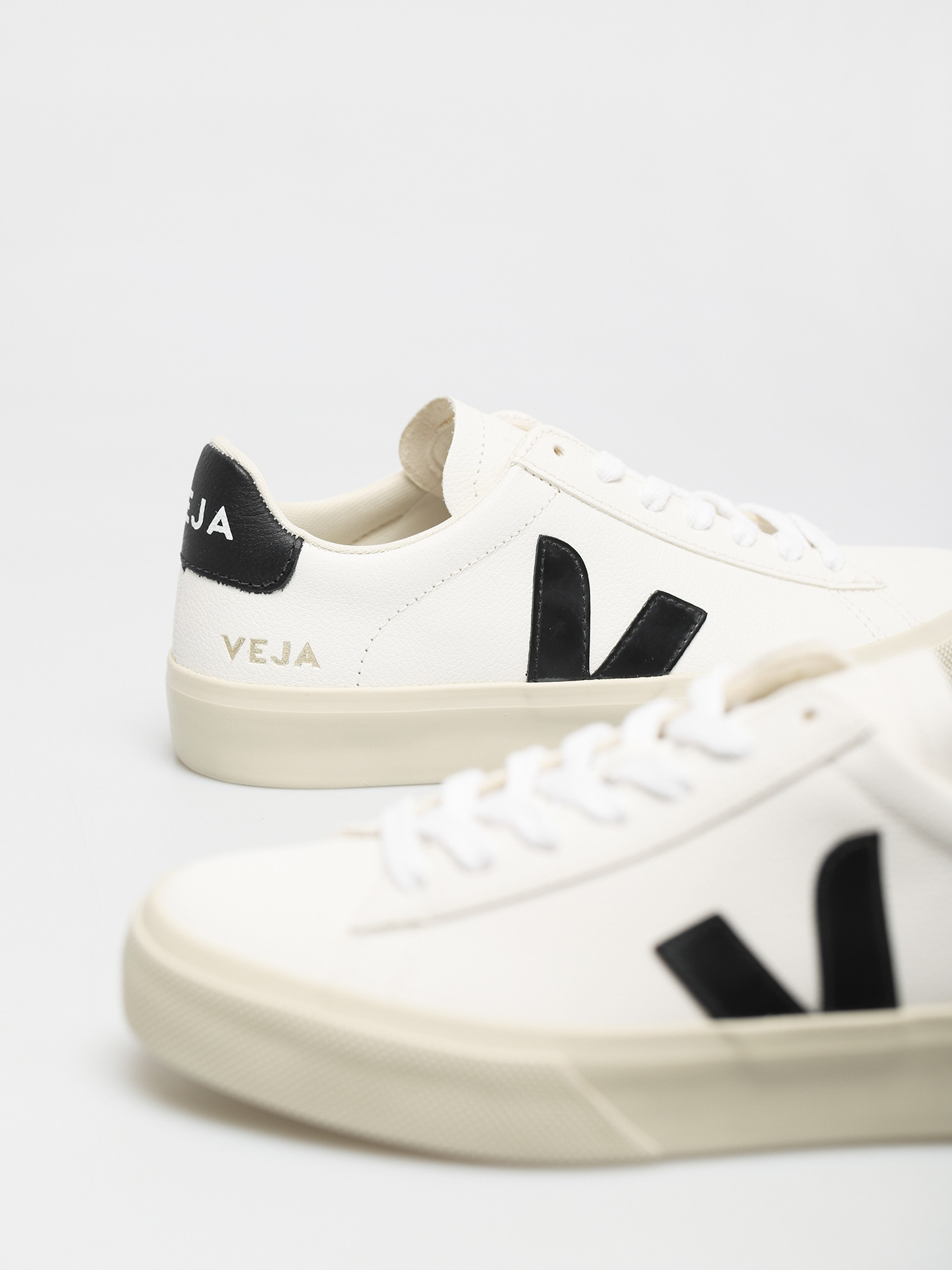 Veja Pantofi Campo Wmn (chromefree leather white black)