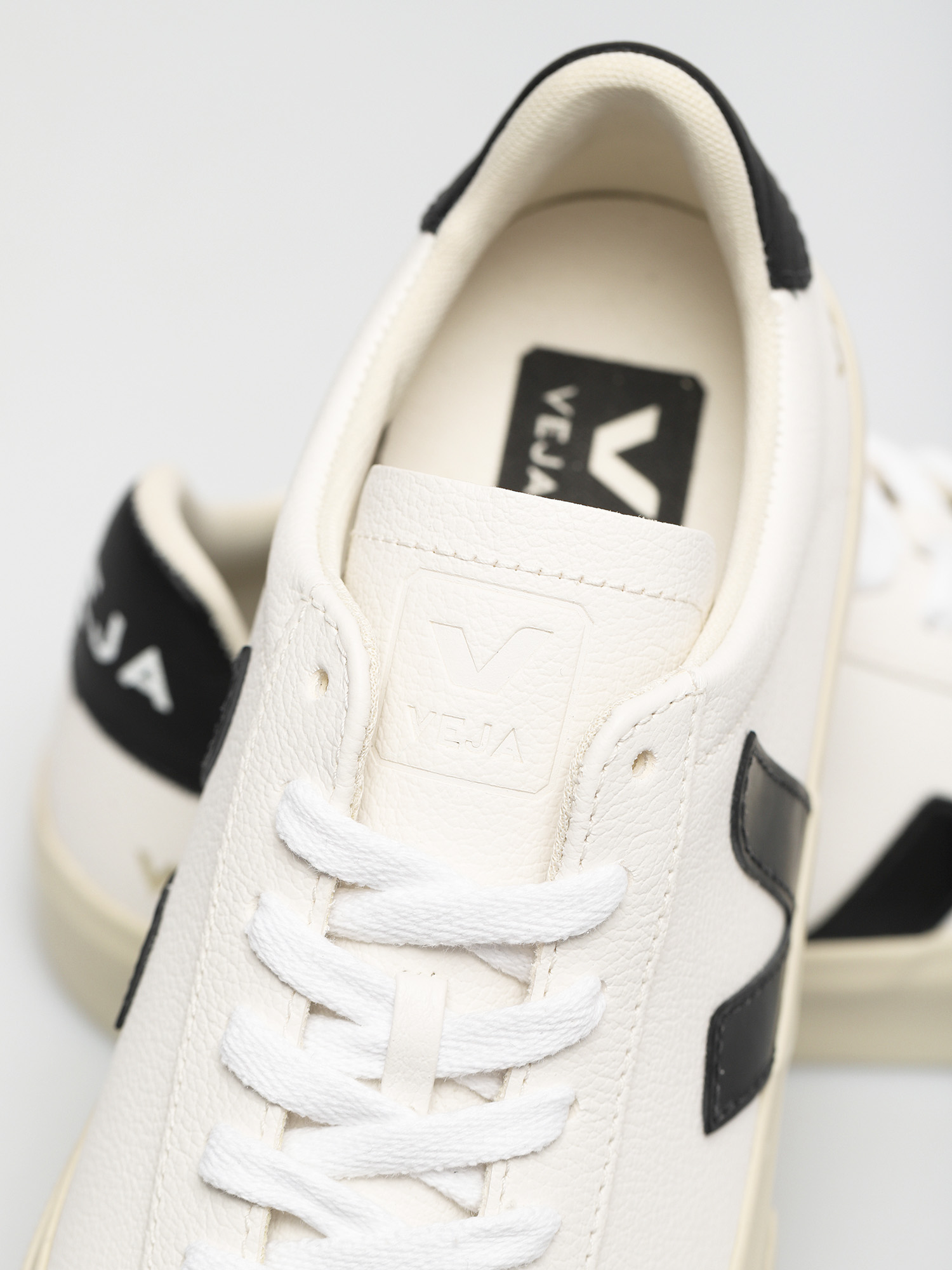 Veja Pantofi Campo Wmn (chromefree leather white black)