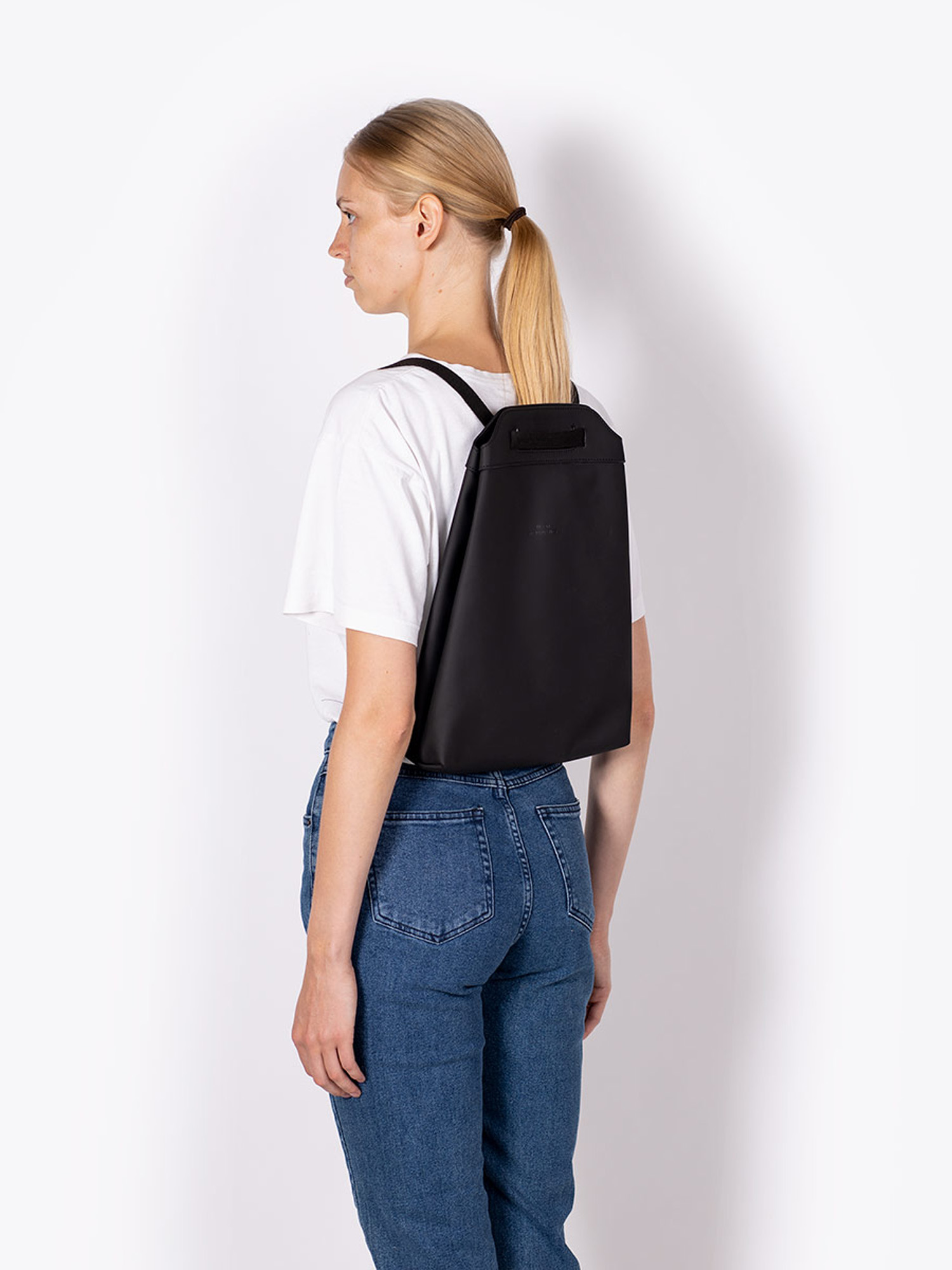 Poșetă Ucon Acrobatics Una Lotus (black)