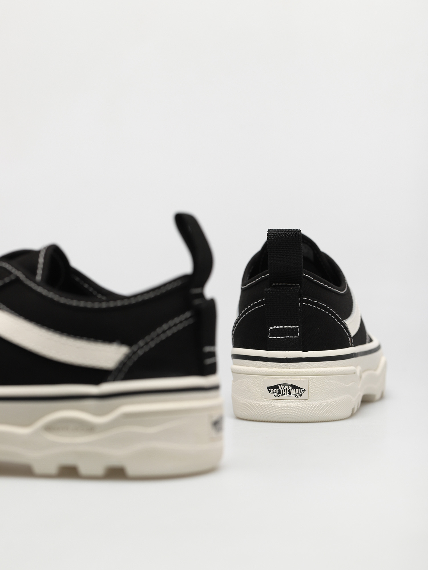 Pantofi Vans Sentry Old Skool Wc (canvas/black/marshmallo)