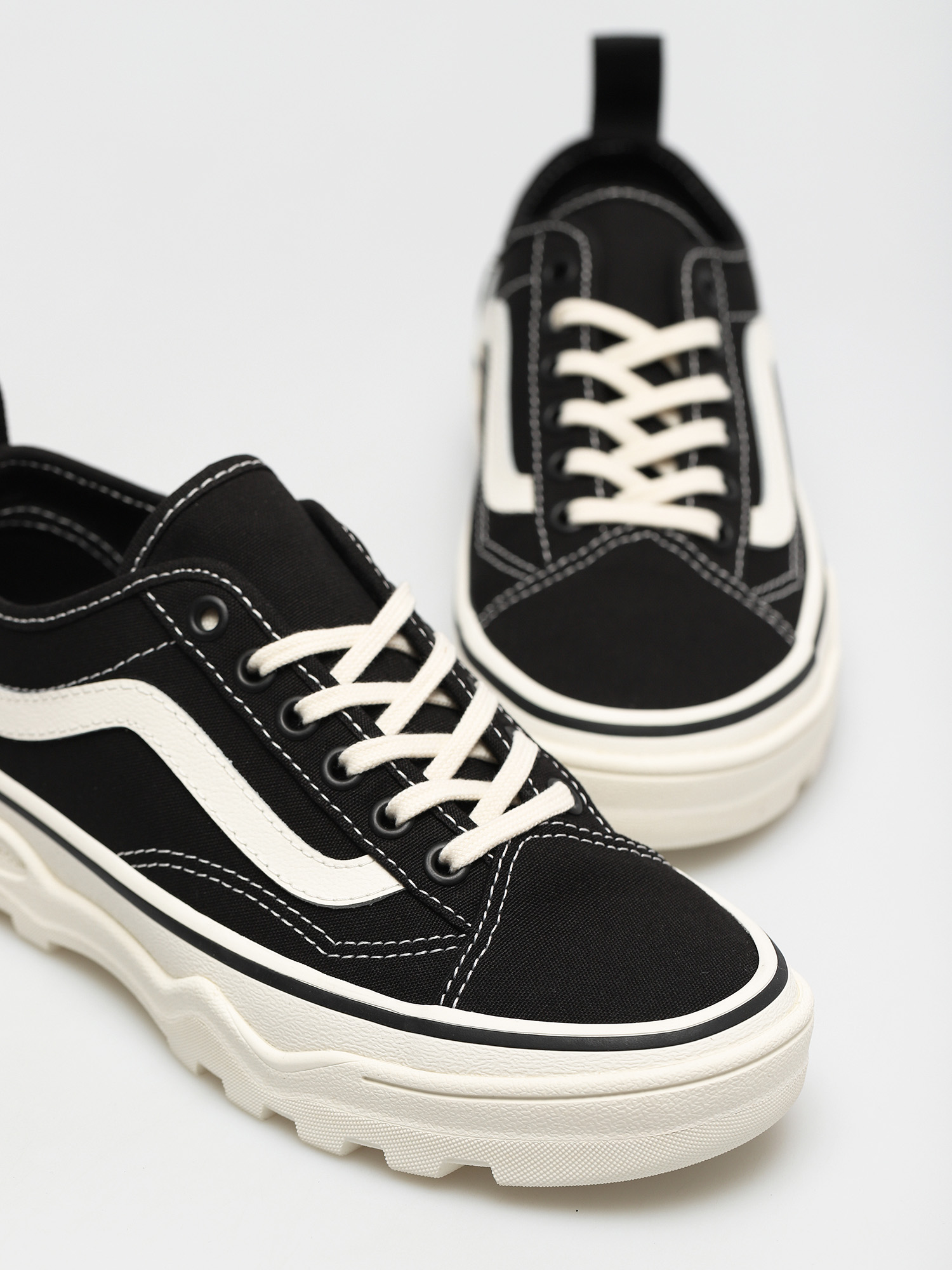Pantofi Vans Sentry Old Skool Wc (canvas/black/marshmallo)