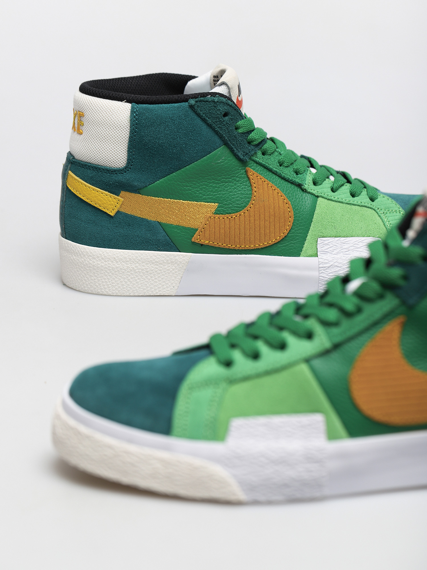 Pantofi Nike SB Zoom Blazer Mid Premium (aloe verde/university gold rainforest)