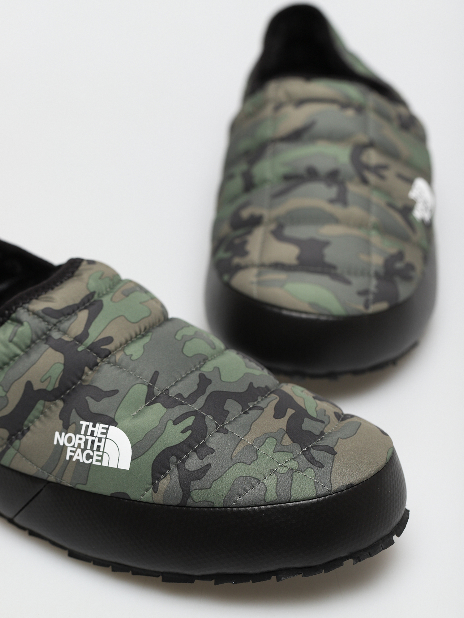 Pantofi The North Face Thermoball Traction Mule V (thymbrushwdcamoprint/thym)