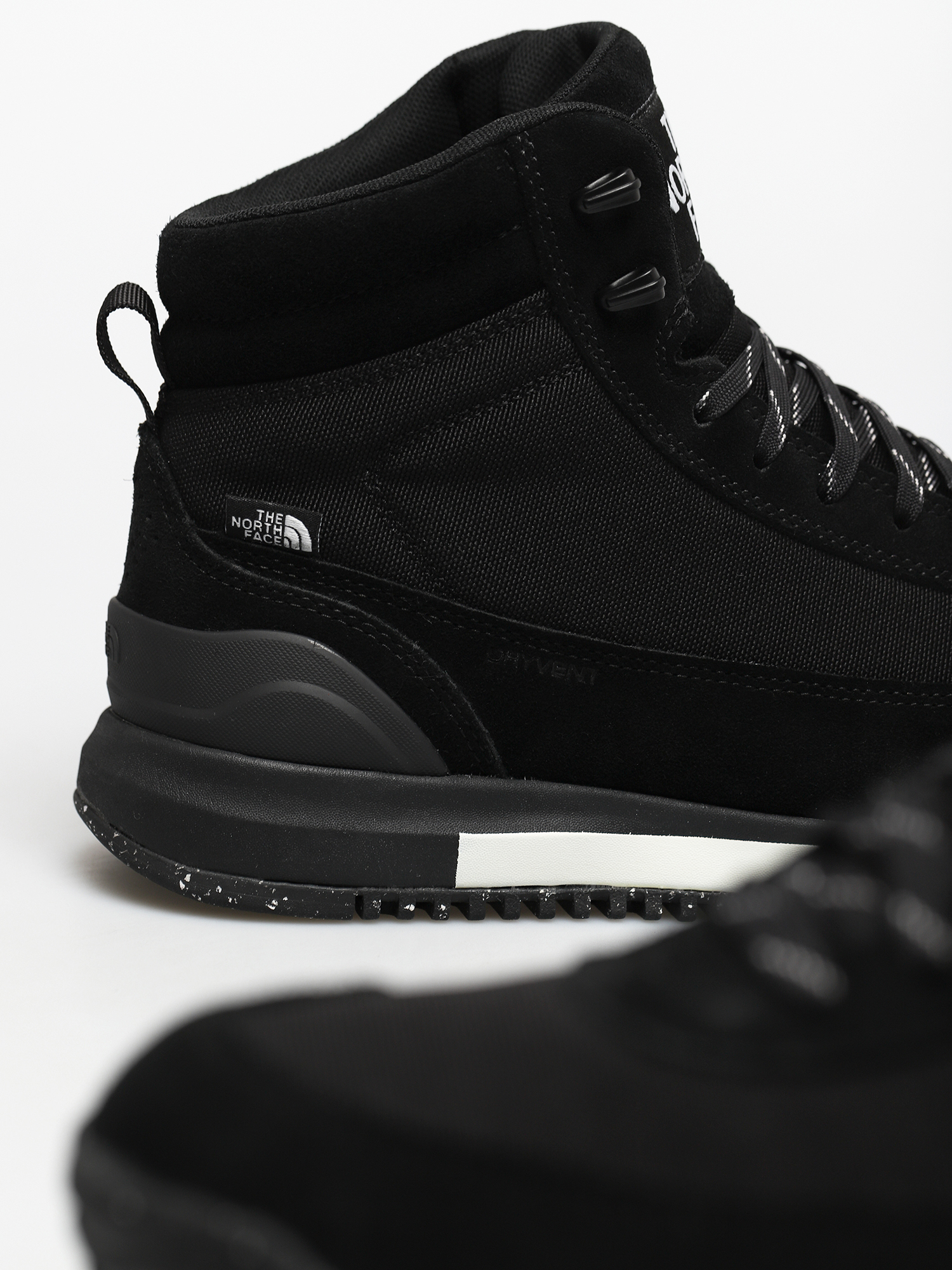 Pantofi The North Face Back To Berkeley III Textile Wp (tnf black/tnf white)
