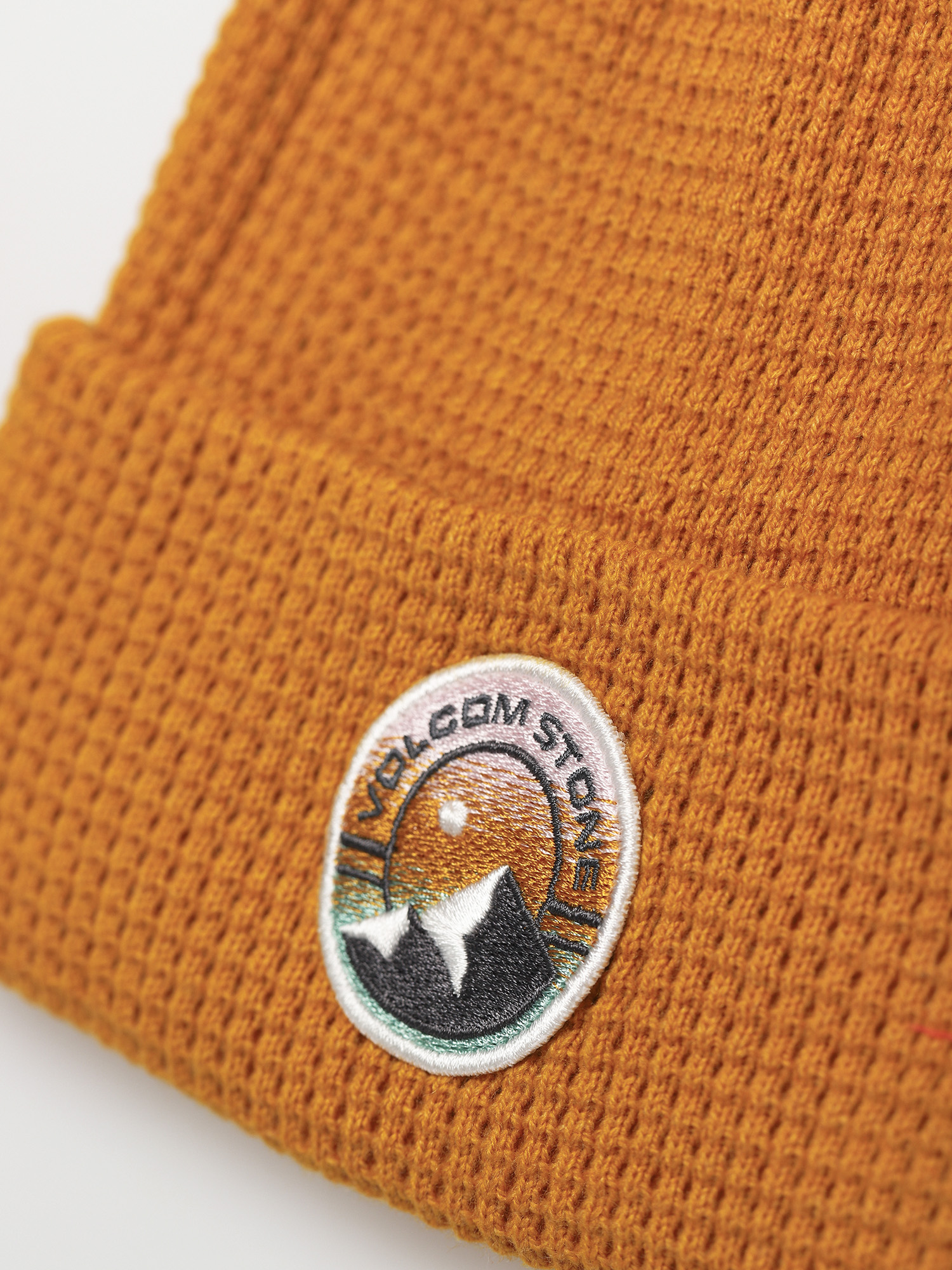 Căciulă Volcom Waffle Patch Wmn (resin gold)